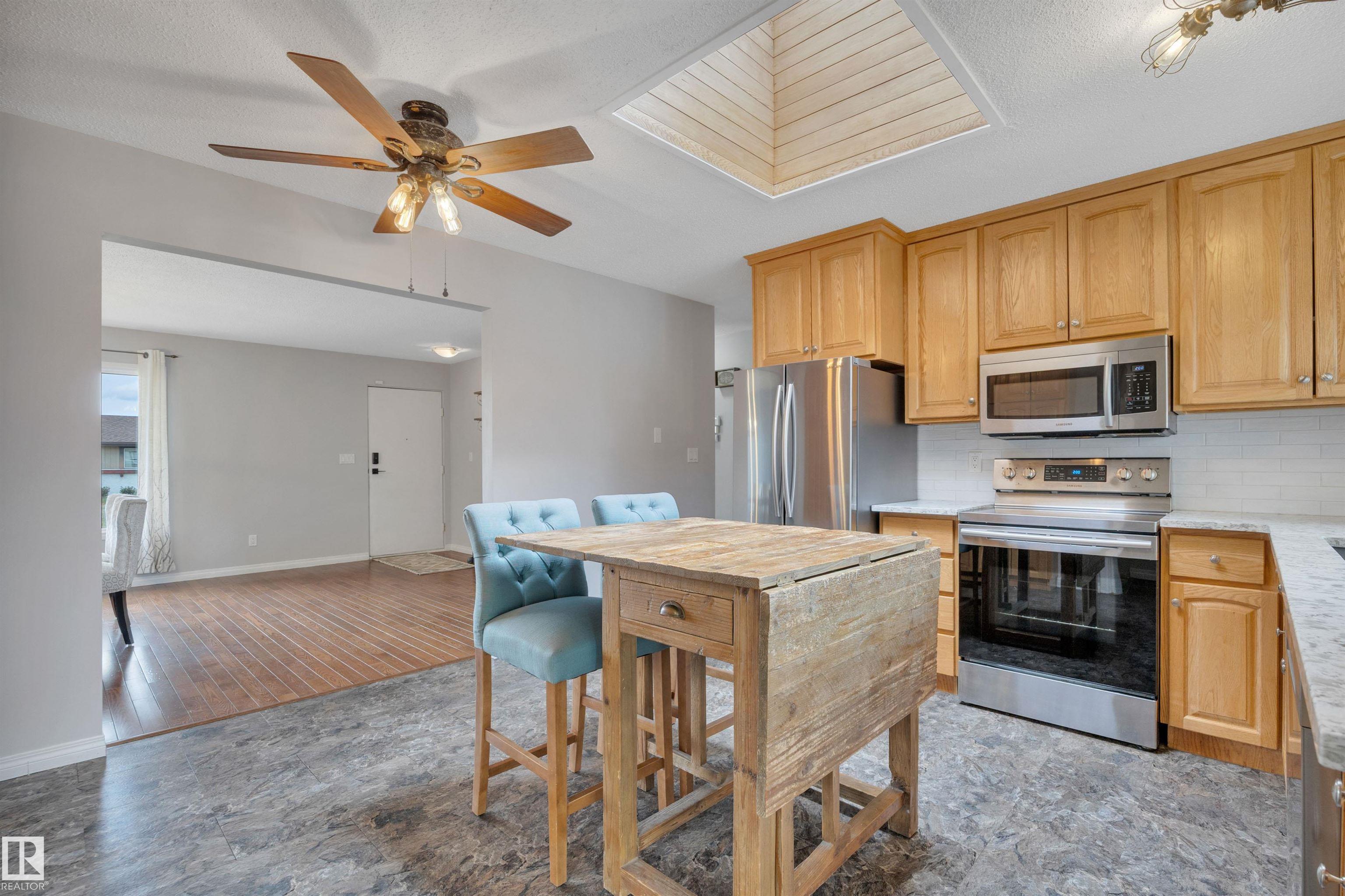 Photo 17 at 11719 152a Avenue NW, Caernarvon, Edmonton