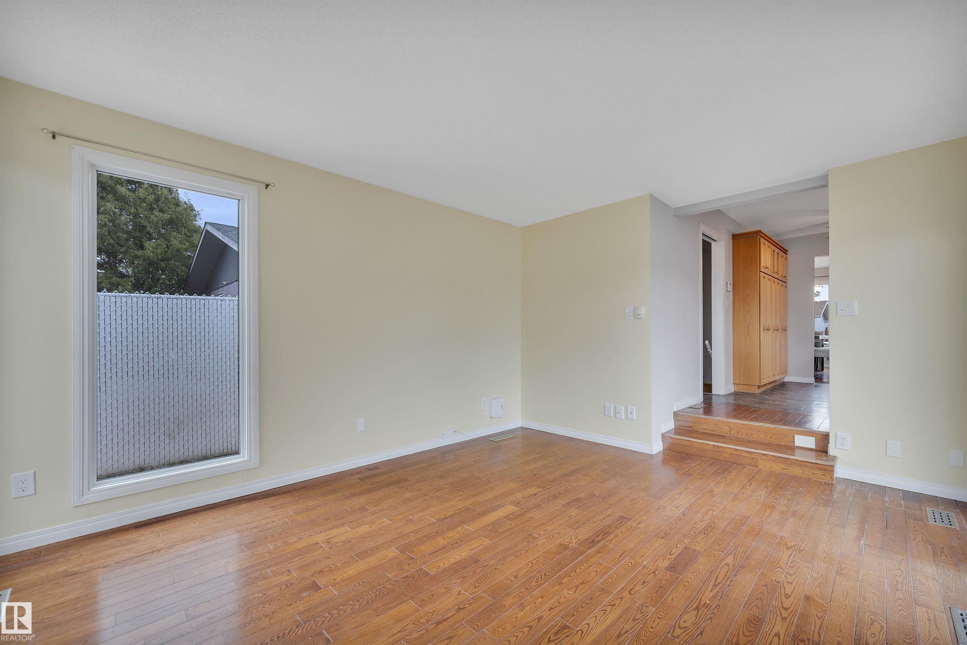 Photo 21 at 11719 152a Avenue NW, Caernarvon, Edmonton