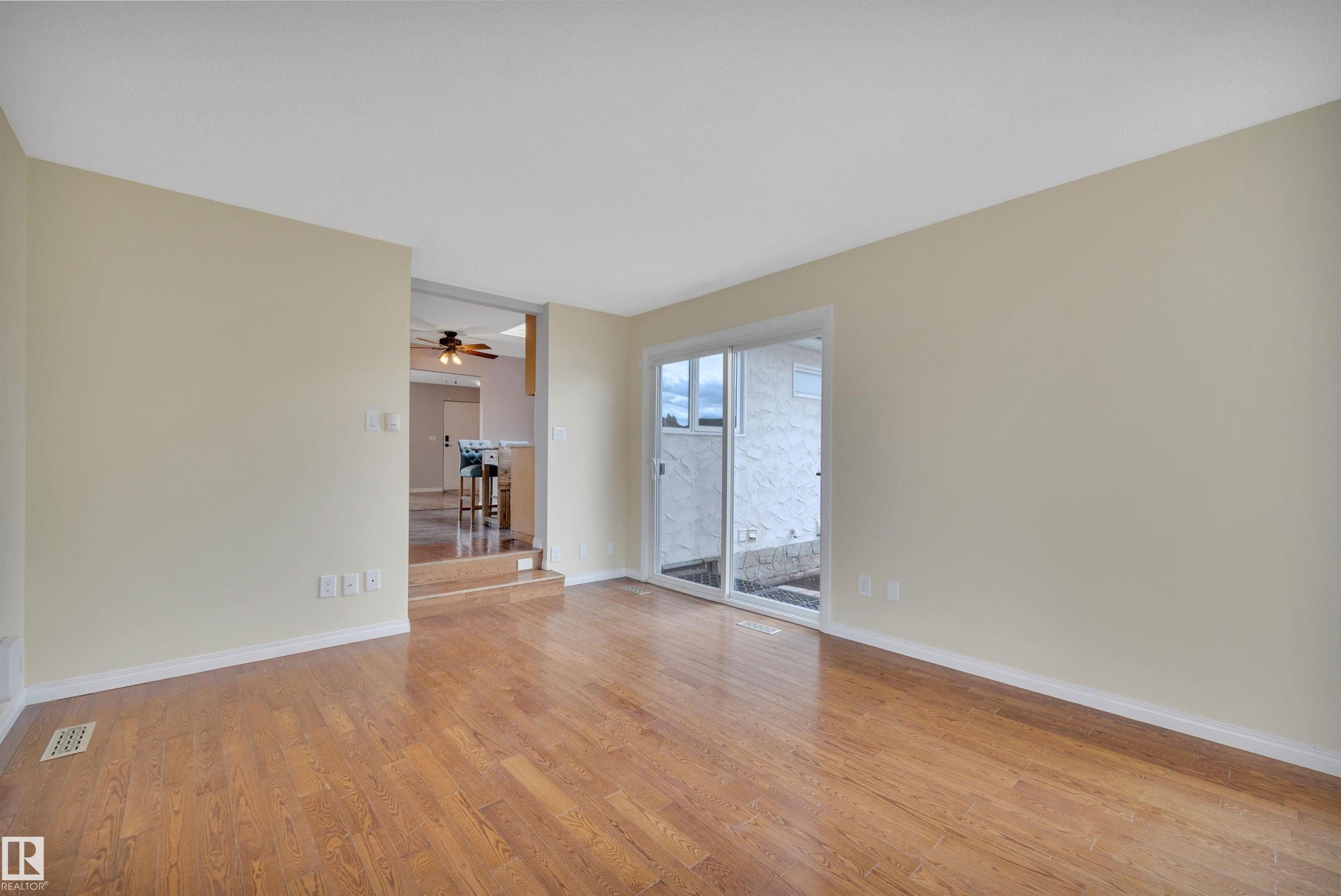 Photo 23 at 11719 152a Avenue NW, Caernarvon, Edmonton