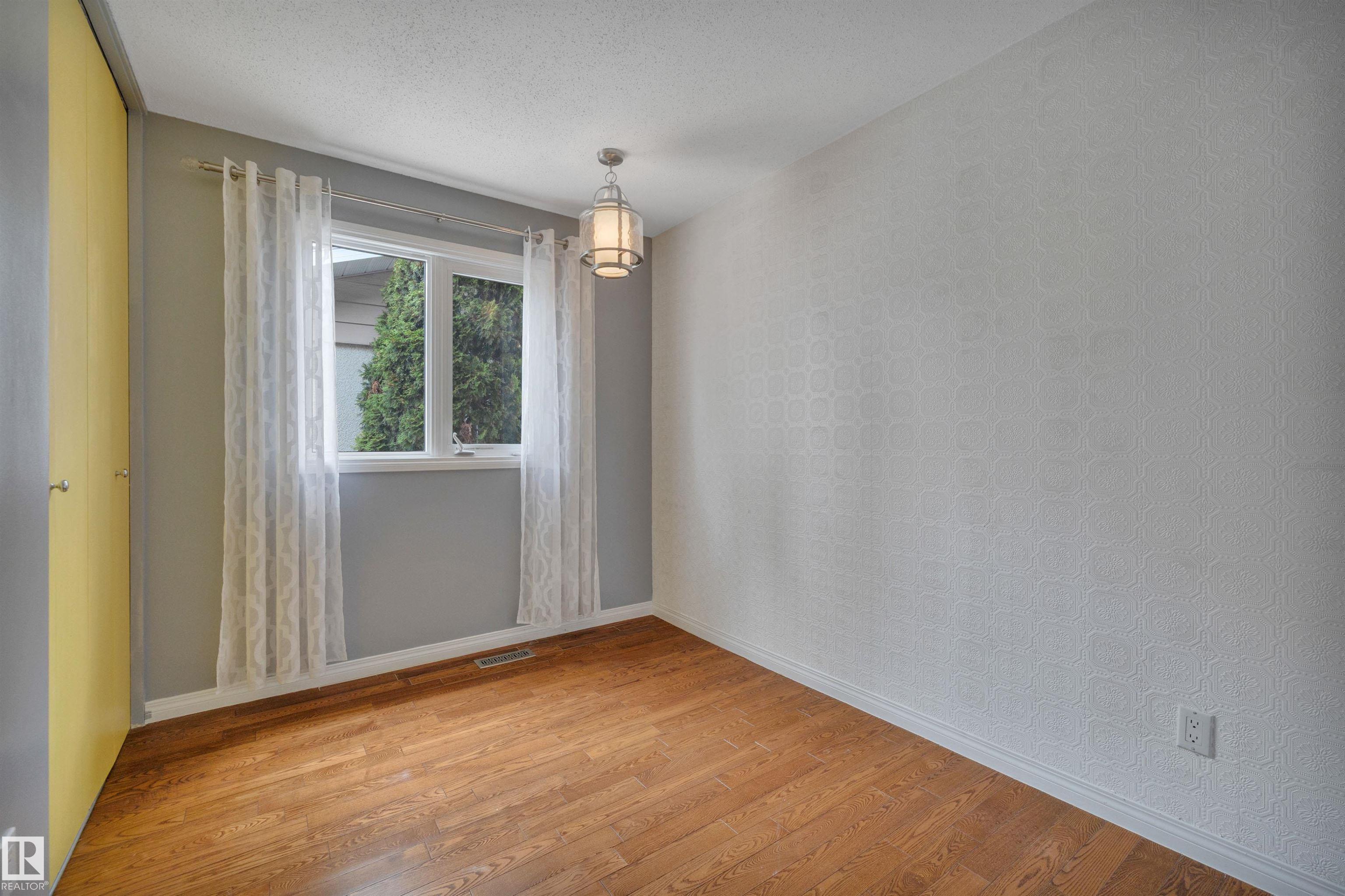 Photo 30 at 11719 152a Avenue NW, Caernarvon, Edmonton