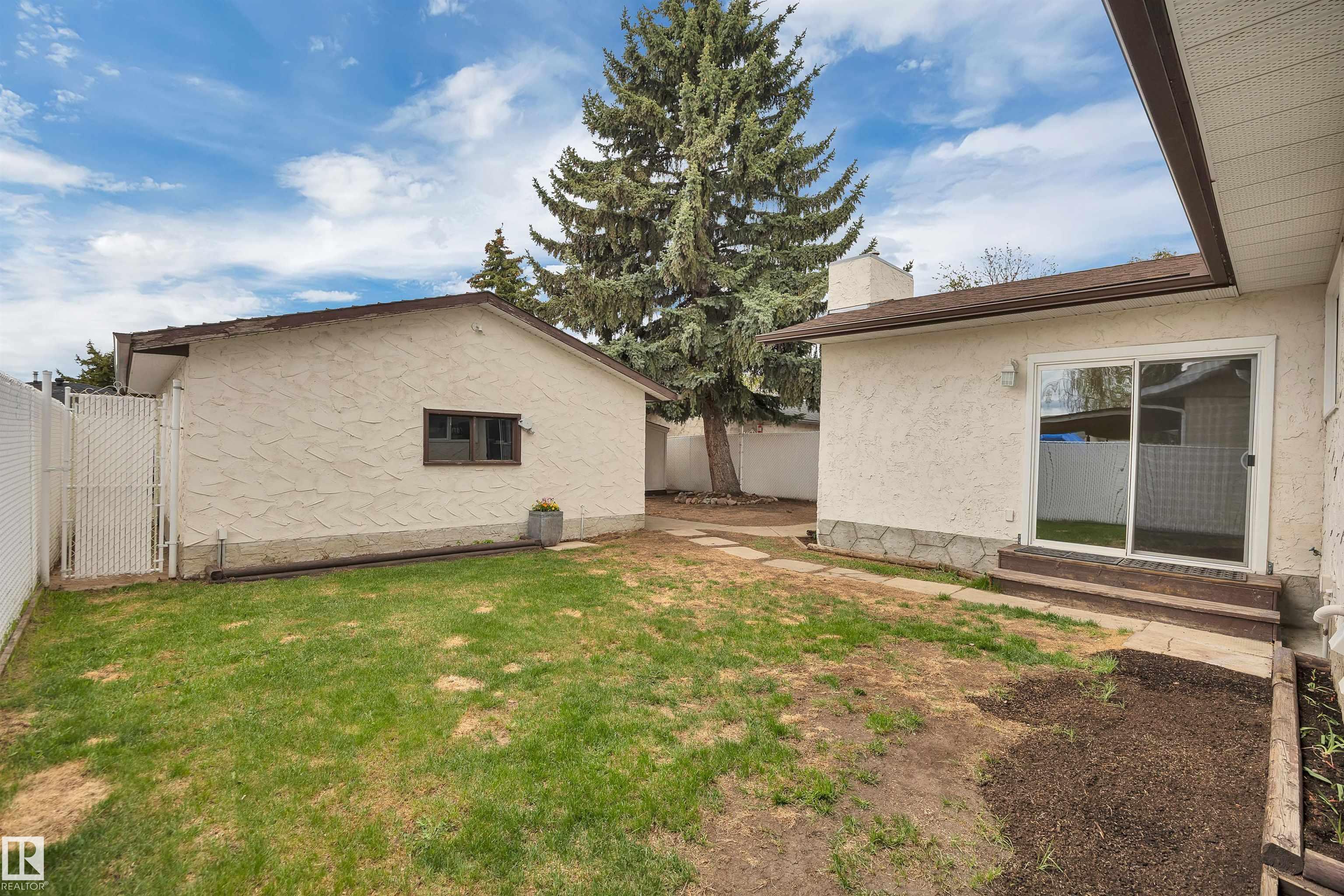 Photo 57 at 11719 152a Avenue NW, Caernarvon, Edmonton