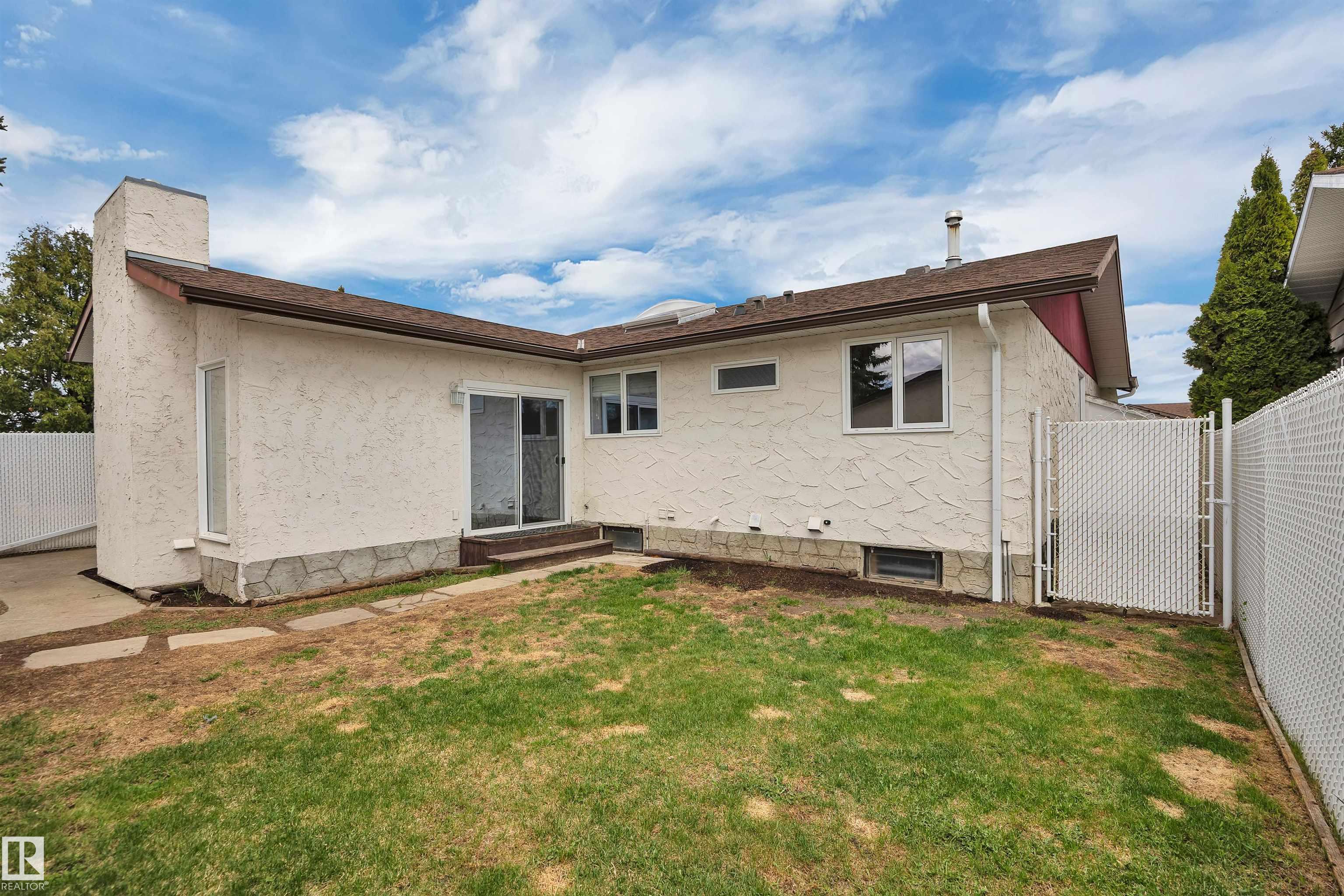 Photo 58 at 11719 152a Avenue NW, Caernarvon, Edmonton
