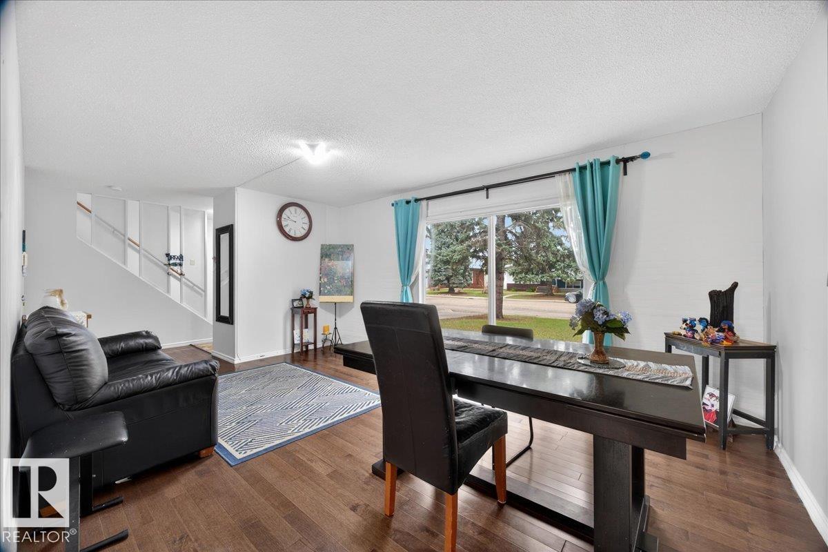 https://zimg.paragon.ice.com/ParagonImages/Property/PM/RAE/225401332/12/0/0/dc7037b1f9f29b4497a3842b6ffbb148/1/6241065d51a4652bd2b2f9e083daab57/225401332-31a305d8-4b20-4c6a-839a-c0318868a20d.JPG
