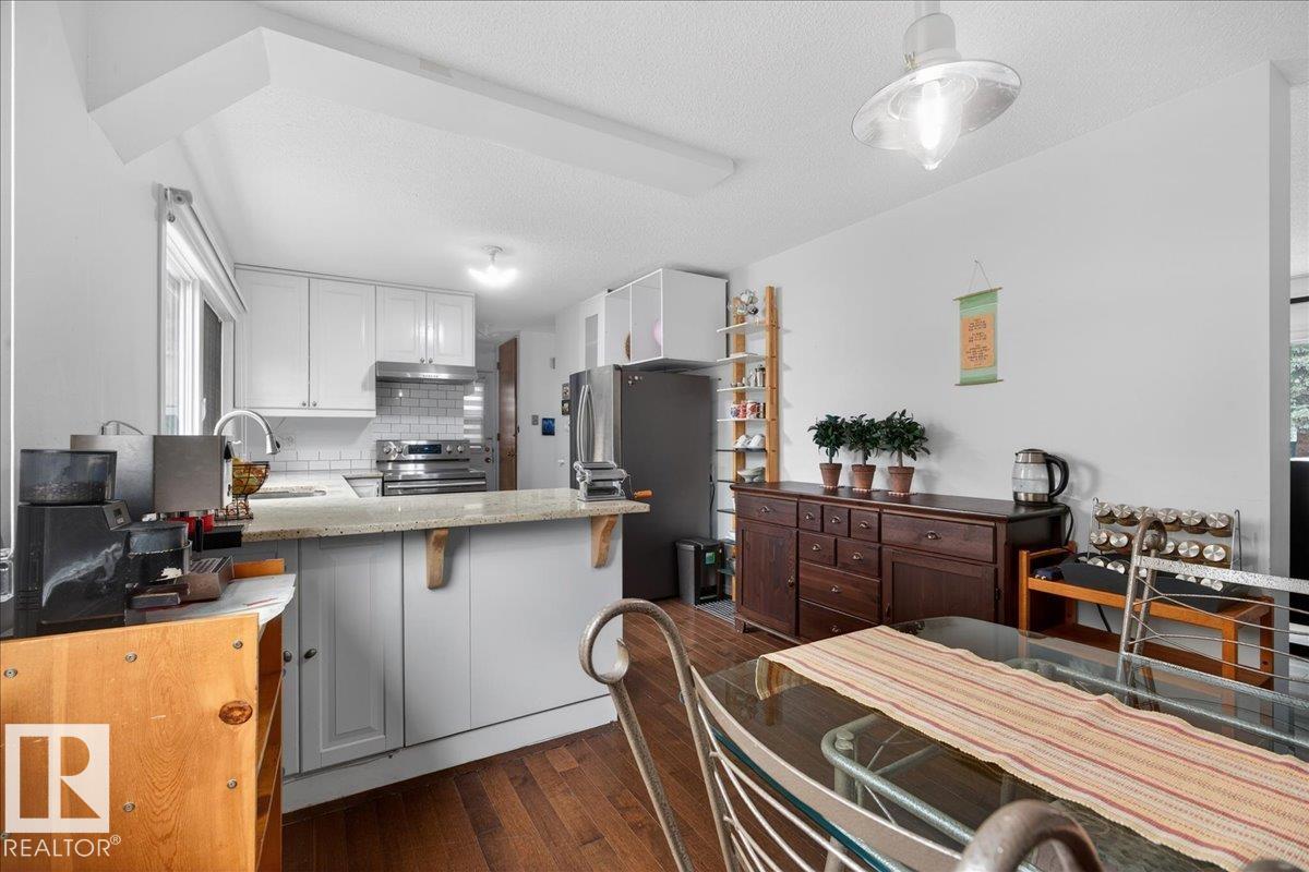 https://zimg.paragon.ice.com/ParagonImages/Property/PM/RAE/225401332/17/0/0/db35bdd3495fbd886e4b940a12ad98d7/1/6241065d51a4652bd2b2f9e083daab57/225401332-1a7e81b5-8528-40ef-bbe3-a4cc02328077.JPG