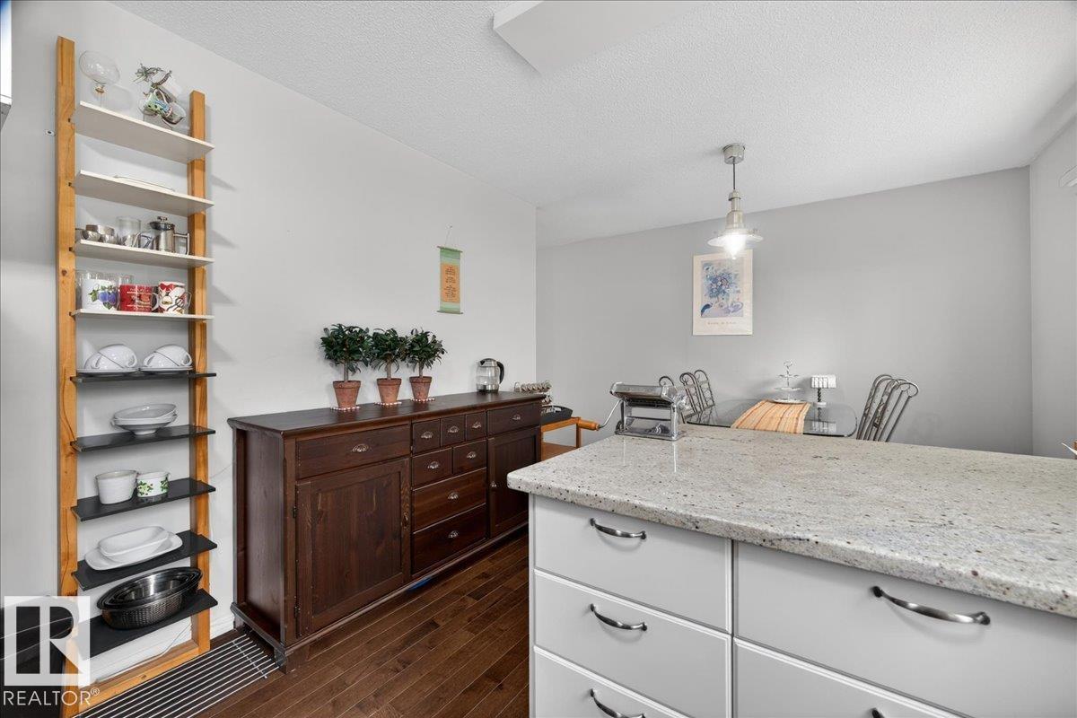 https://zimg.paragon.ice.com/ParagonImages/Property/PM/RAE/225401332/22/0/0/43546c33633d41c0433362c737614596/1/6241065d51a4652bd2b2f9e083daab57/225401332-a468bda1-f2ec-4c56-9747-ba833baf022c.JPG