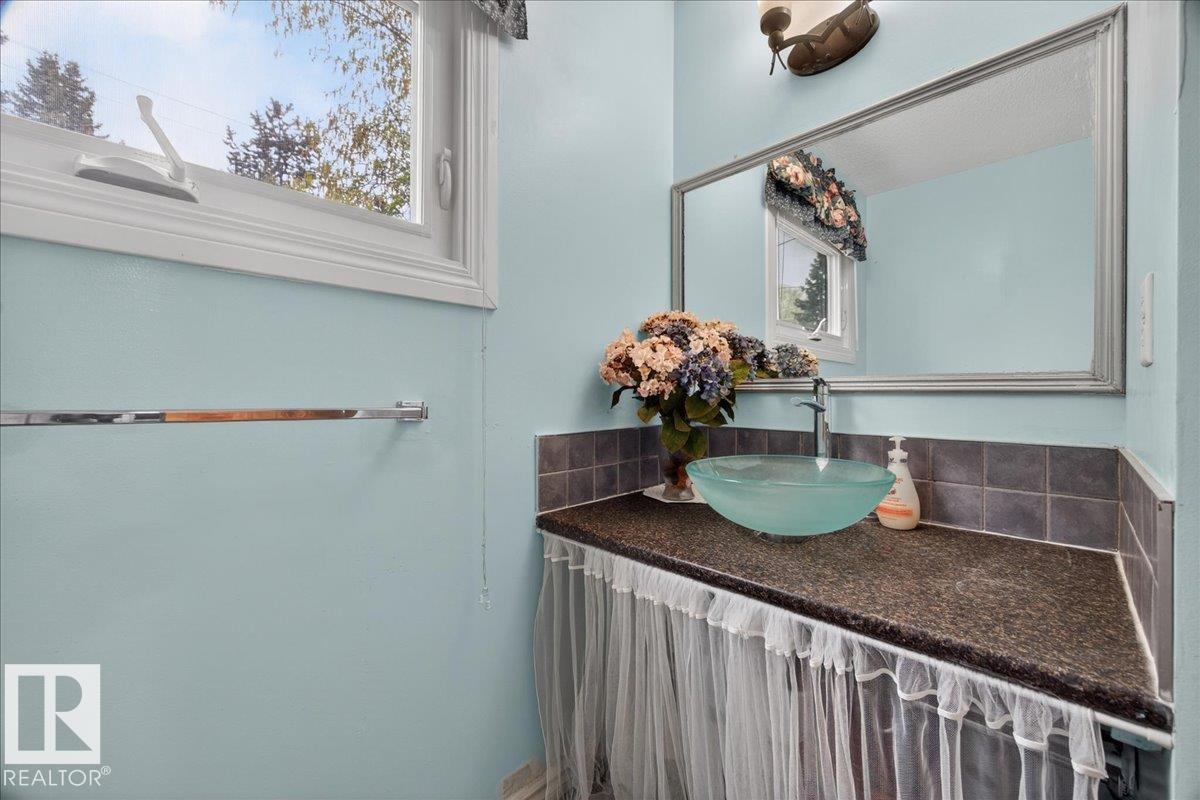 https://zimg.paragon.ice.com/ParagonImages/Property/PM/RAE/225401332/25/0/0/3b5377cd47b84d130fe9dbdcafc64a91/1/6241065d51a4652bd2b2f9e083daab57/225401332-ab2c3d74-b04d-41cd-96af-91906519da55.JPG