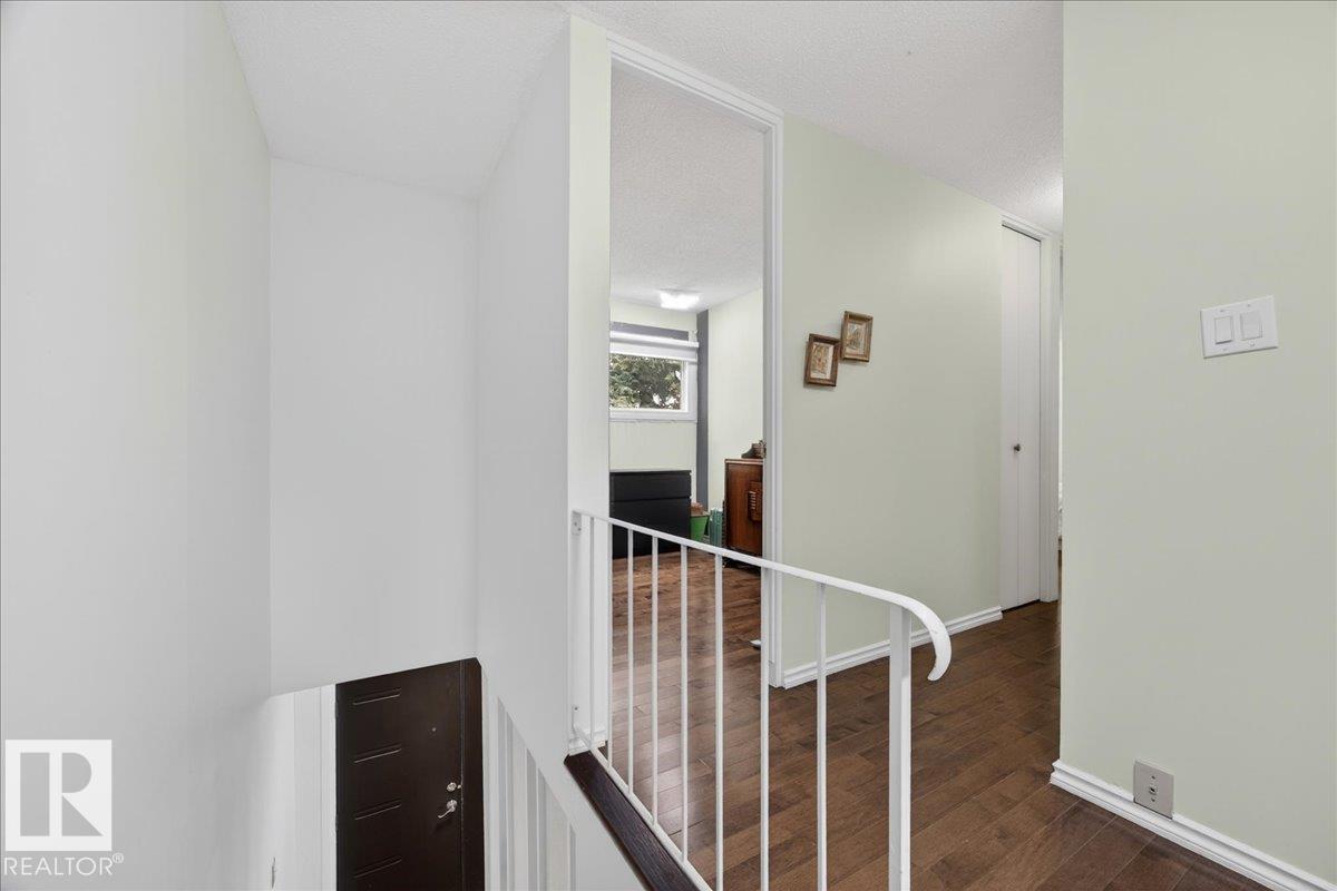 https://zimg.paragon.ice.com/ParagonImages/Property/PM/RAE/225401332/28/0/0/a193648dcd81b6264406b5d2392ea267/1/6241065d51a4652bd2b2f9e083daab57/225401332-9094f85e-c7e8-4be7-bba1-f3ecf76de0d0.JPG