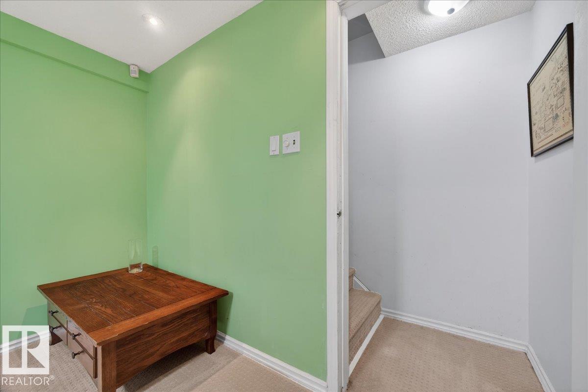 https://zimg.paragon.ice.com/ParagonImages/Property/PM/RAE/225401332/41/0/0/8a64ed4a4a8cfece8df0d3bd7ea7b8e3/1/6241065d51a4652bd2b2f9e083daab57/225401332-4889d062-d22d-43c1-81f2-e36f2da0d3f0.JPG