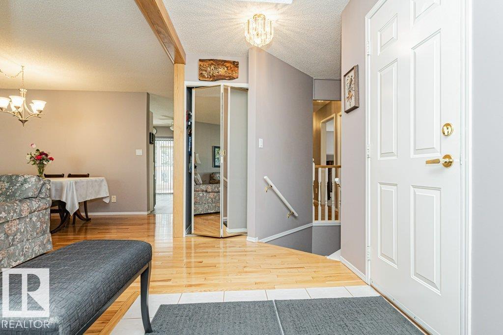 Photo 22 at 3242 38 Avenue NW, Larkspur, Edmonton