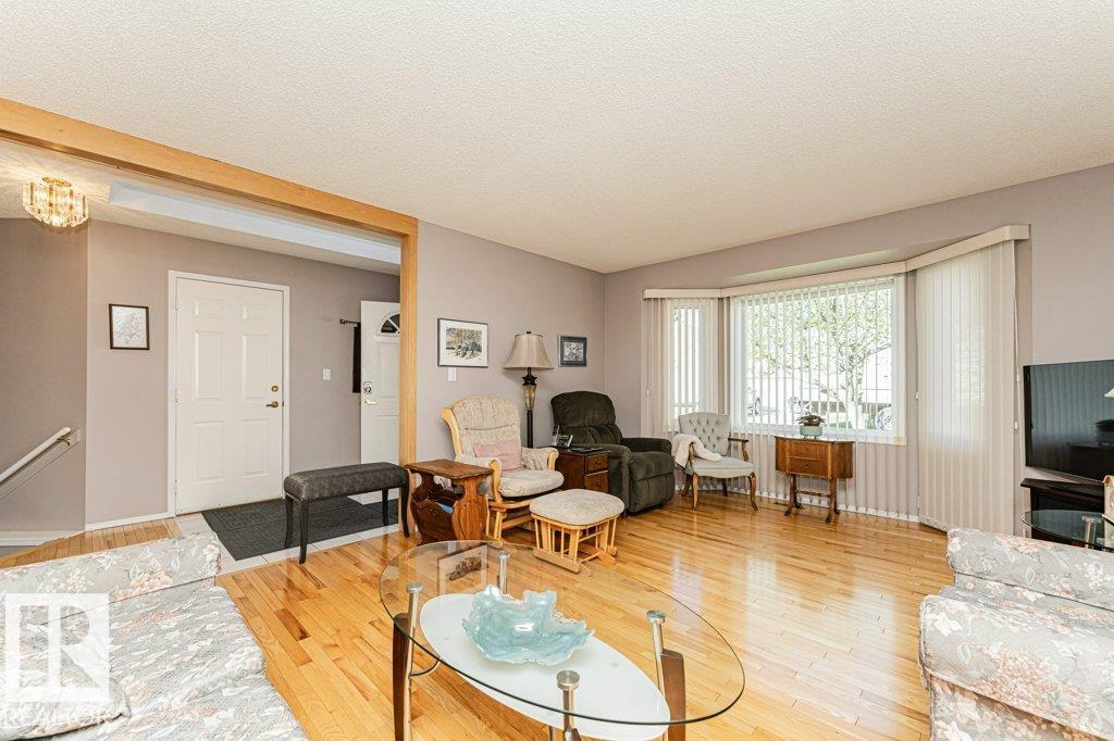 Photo 7 at 3242 38 Avenue NW, Larkspur, Edmonton