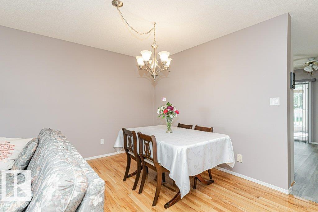Photo 8 at 3242 38 Avenue NW, Larkspur, Edmonton