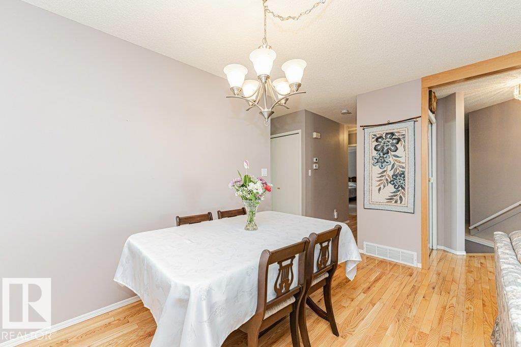 Photo 9 at 3242 38 Avenue NW, Larkspur, Edmonton