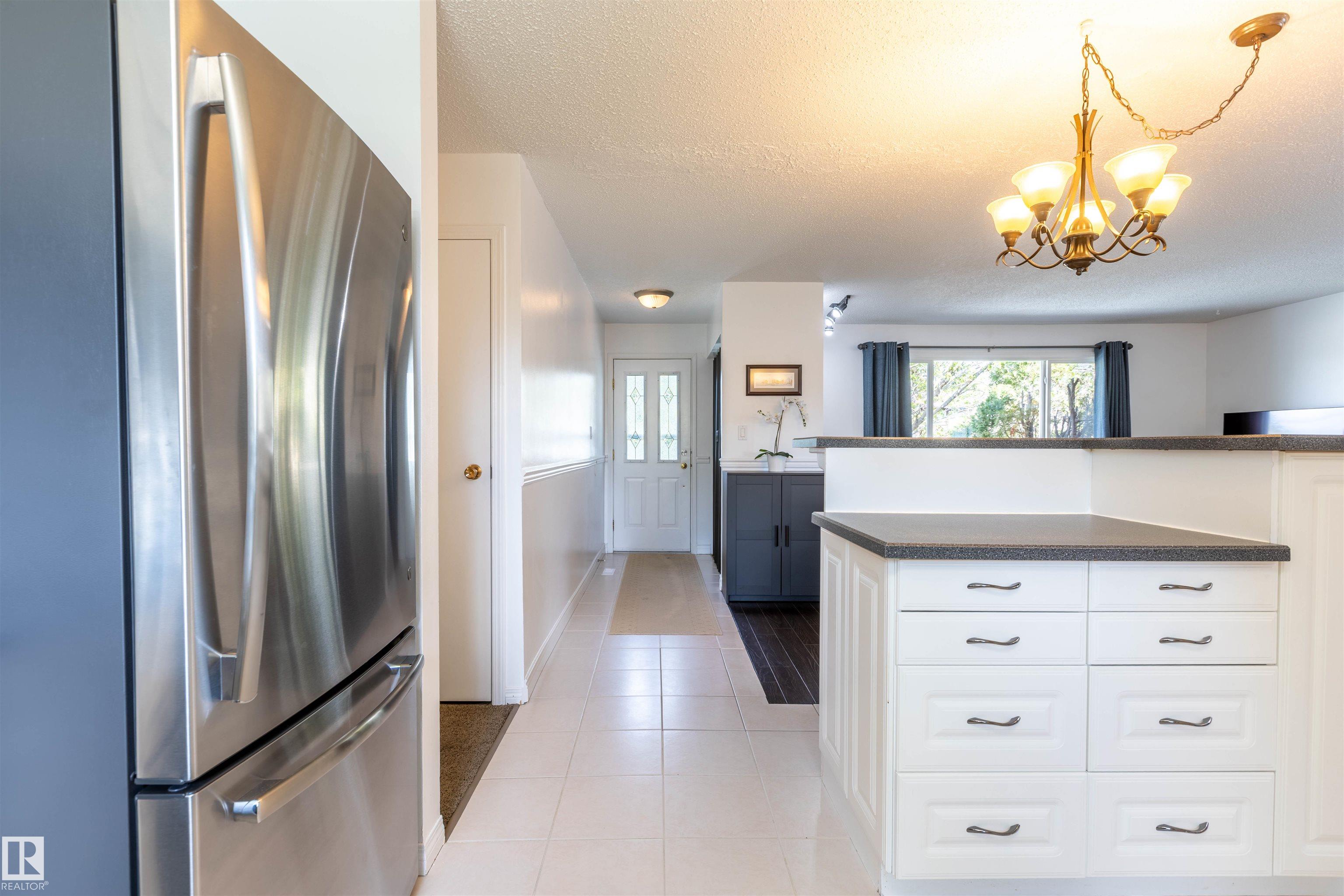 Photo 15 at 722 Grandin Drive, Morinville