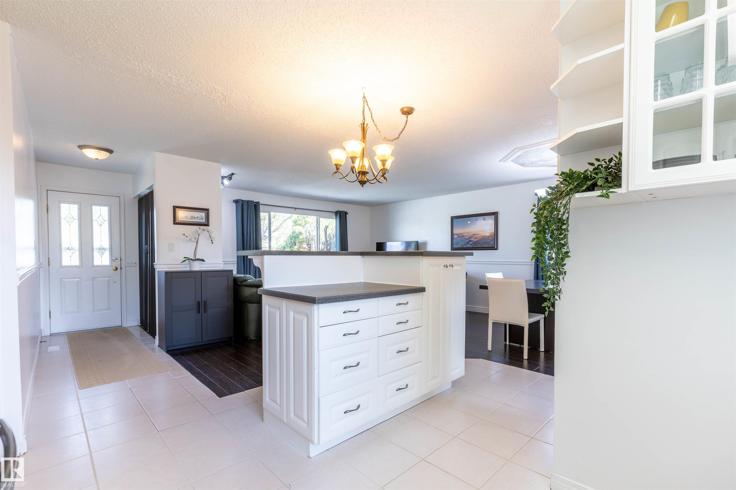 Photo 16 at 722 Grandin Drive, Morinville