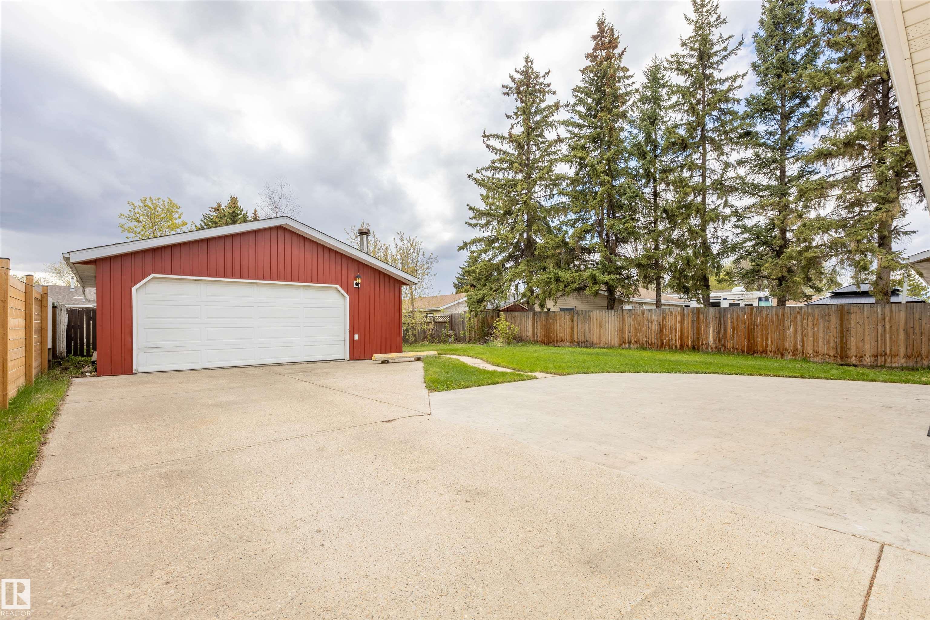 Photo 39 at 722 Grandin Drive, Morinville
