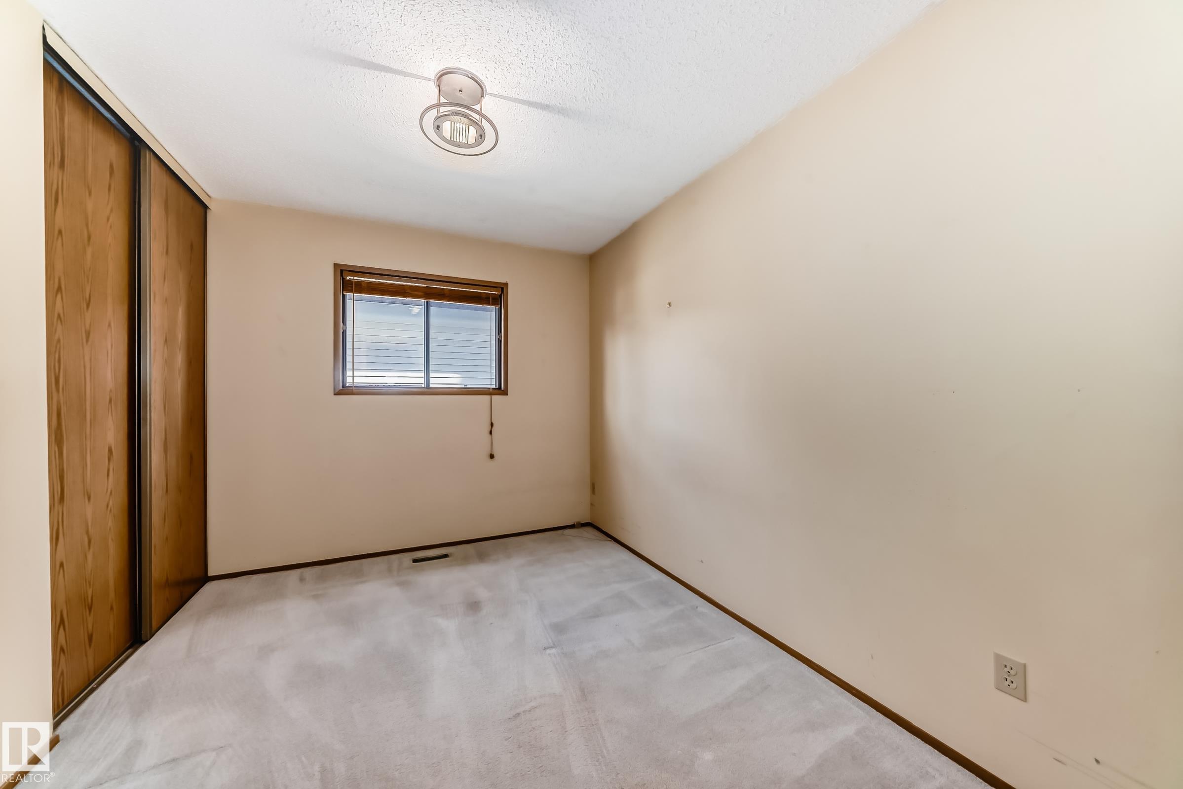 https://zimg.paragon.ice.com/ParagonImages/Property/PM/RAE/225401347/15/0/0/26c1ec0488b957945c94300790bce452/1/1f7014cb32c0a5c80bb9f10fcde7fa67/225401347-74a946e8-5397-451d-b59c-ec3d23a038f3.JPG
