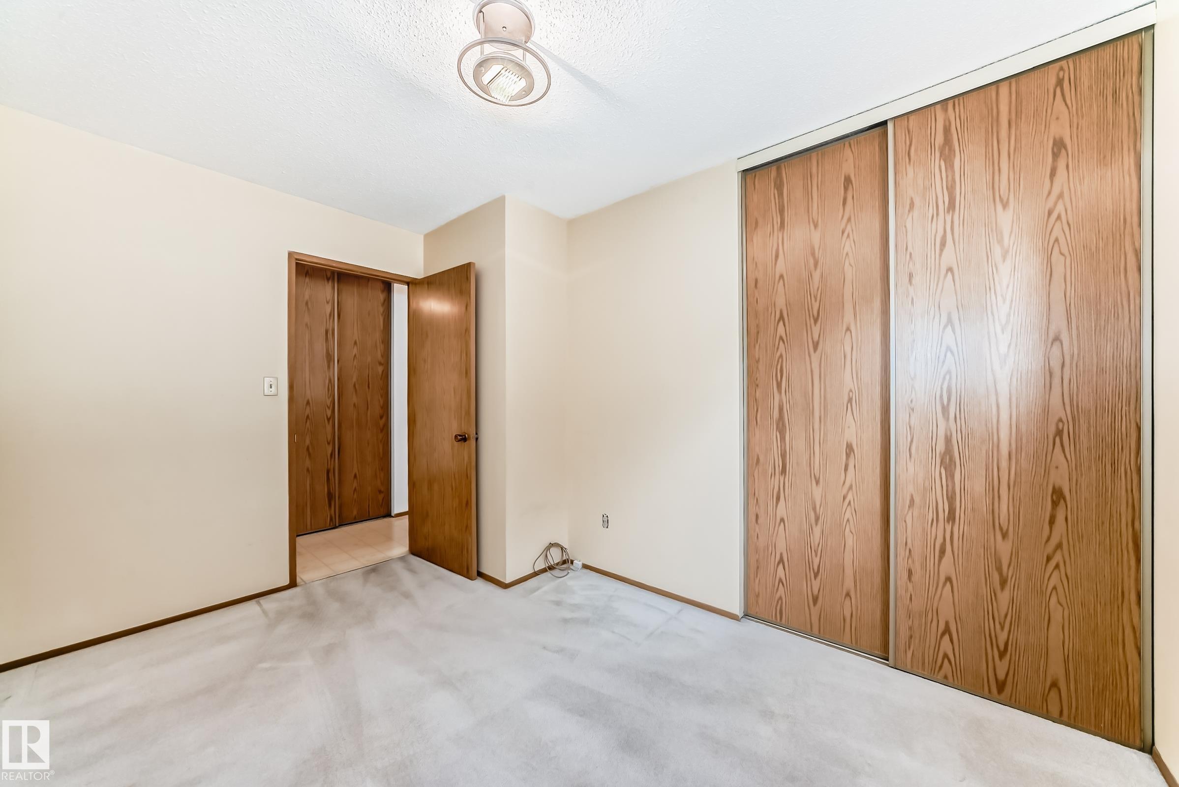 https://zimg.paragon.ice.com/ParagonImages/Property/PM/RAE/225401347/16/0/0/26a289838b55e9d5b9ccf475bd0b474a/1/1f7014cb32c0a5c80bb9f10fcde7fa67/225401347-3ca16332-4479-4dbe-929a-66c18a417460.JPG