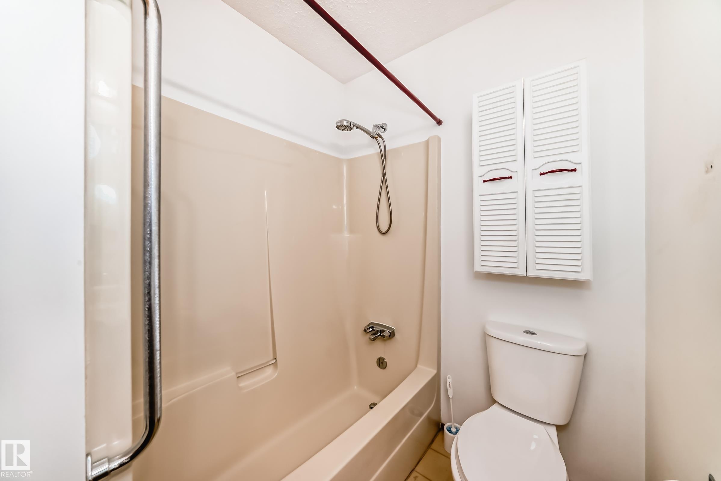 https://zimg.paragon.ice.com/ParagonImages/Property/PM/RAE/225401347/18/0/0/cf6dcfd4167a8eb07dcee9b59ecfda77/1/1f7014cb32c0a5c80bb9f10fcde7fa67/225401347-16c0b48c-2378-4c8a-b4bd-279fabd5ac03.JPG