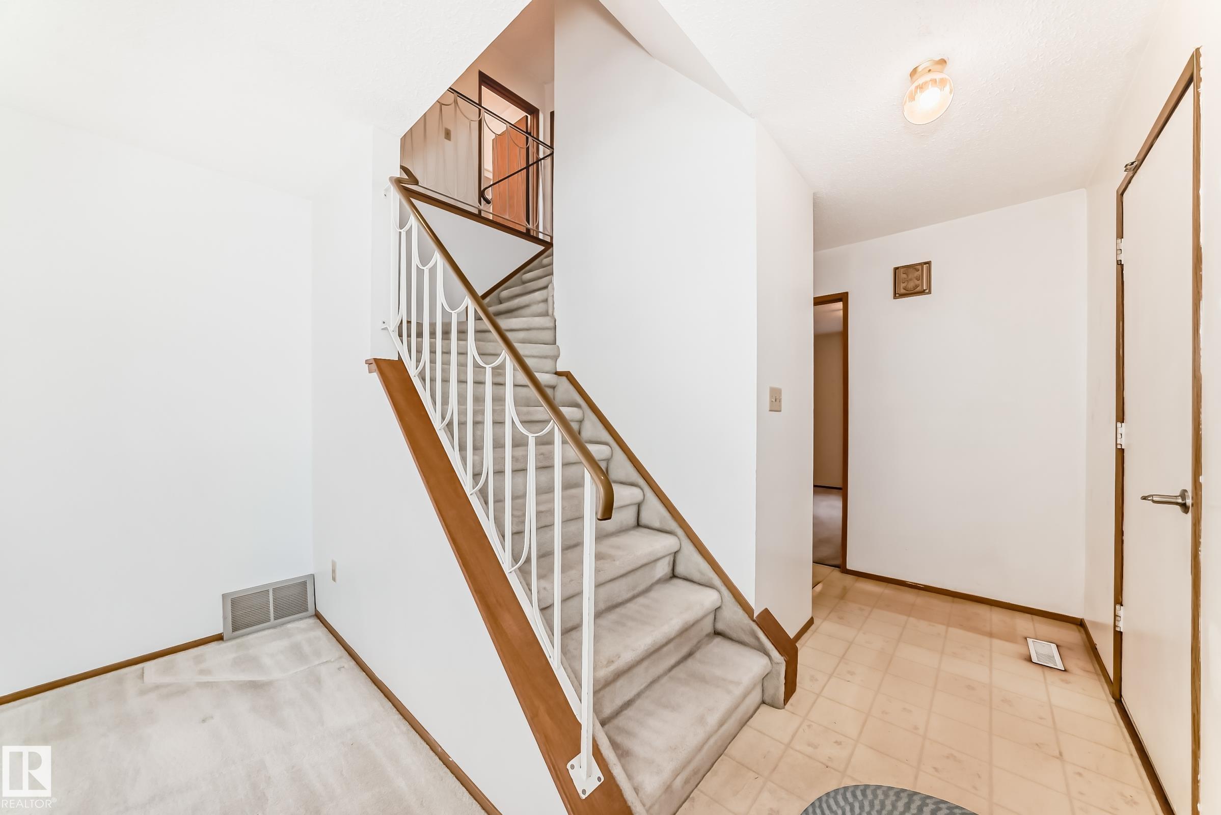 https://zimg.paragon.ice.com/ParagonImages/Property/PM/RAE/225401347/19/0/0/46e1d0397128c4604e9e78d626a8575c/1/1f7014cb32c0a5c80bb9f10fcde7fa67/225401347-24051d3e-a698-4cc7-aafa-10bff4102b12.JPG