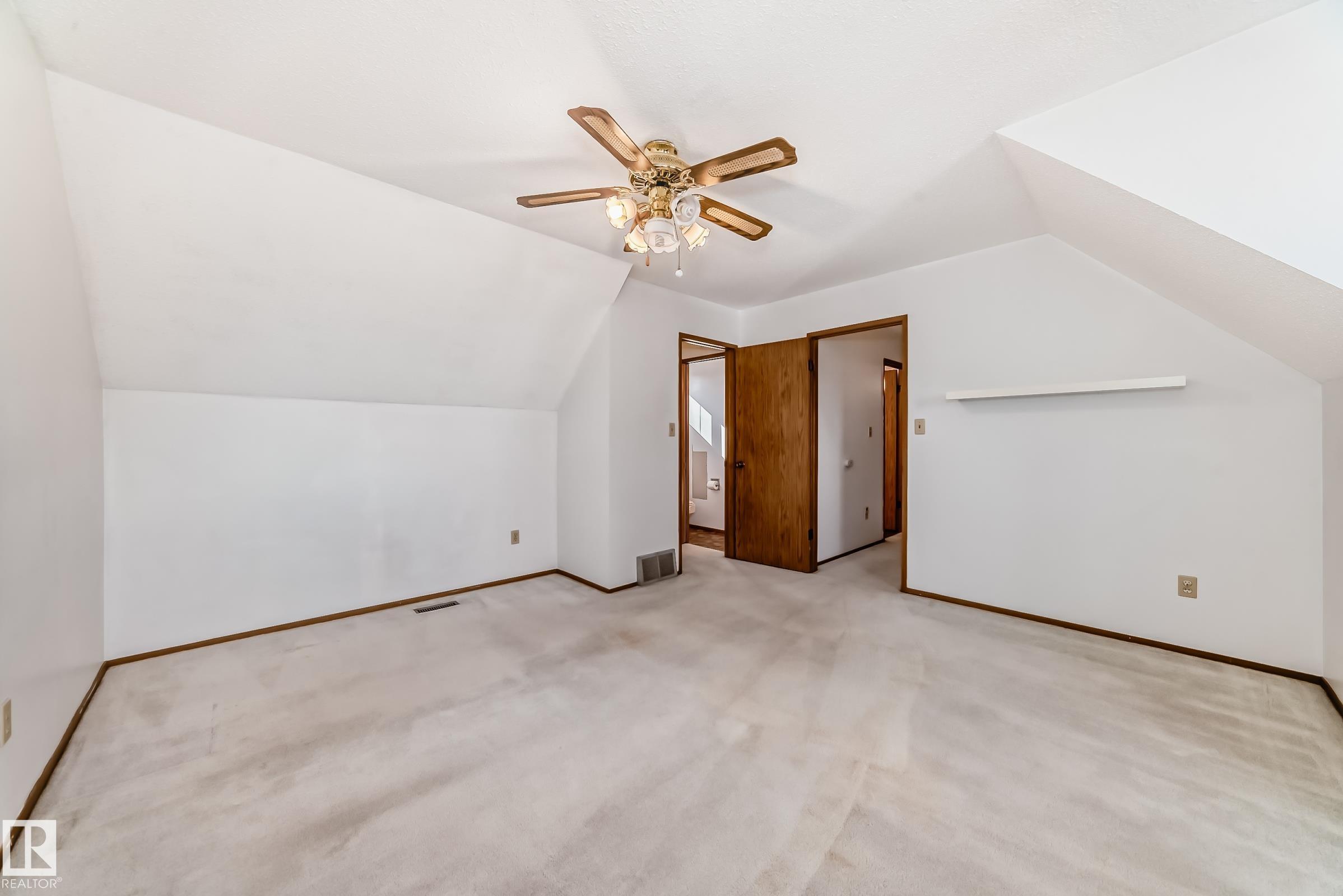 https://zimg.paragon.ice.com/ParagonImages/Property/PM/RAE/225401347/20/0/0/1704052ed7cf85bdbdcad8940a659a60/1/1f7014cb32c0a5c80bb9f10fcde7fa67/225401347-b39b63ef-6e42-44e0-a8ae-98098591869e.JPG
