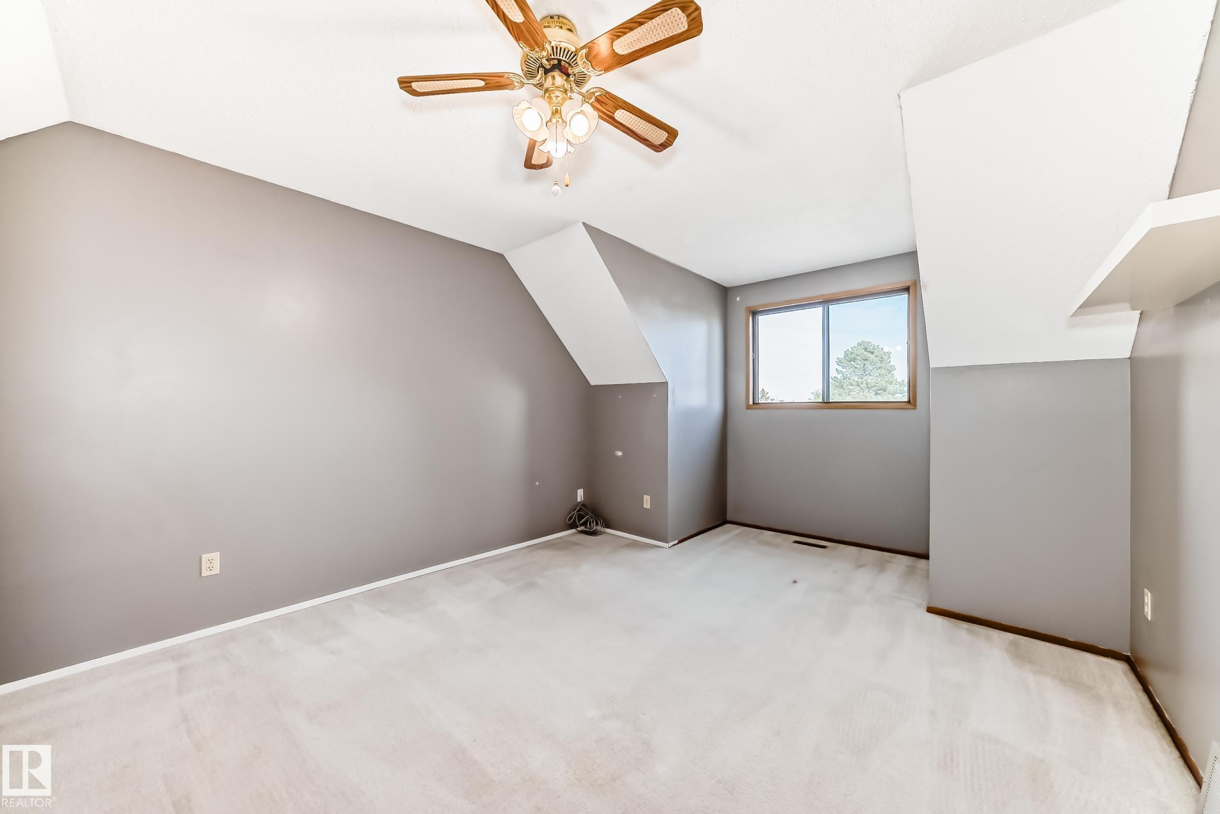https://zimg.paragon.ice.com/ParagonImages/Property/PM/RAE/225401347/22/0/0/d000212801ea980aaac8c285ca7a5489/1/1f7014cb32c0a5c80bb9f10fcde7fa67/225401347-28280a22-8e08-4786-9538-acc598d2ede0.JPG