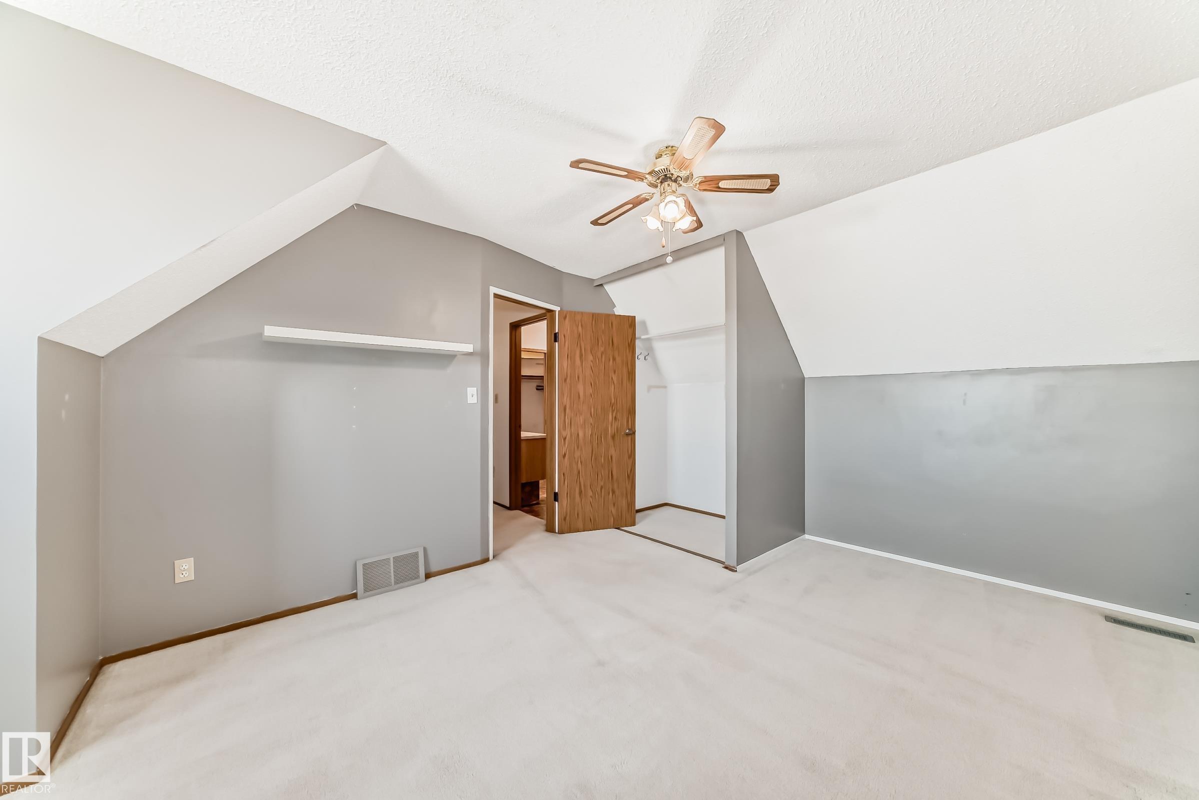https://zimg.paragon.ice.com/ParagonImages/Property/PM/RAE/225401347/23/0/0/ee0f44d406b62c3553179417ac75500a/1/1f7014cb32c0a5c80bb9f10fcde7fa67/225401347-9268b82f-6a92-4b81-80d2-044157e7c877.JPG