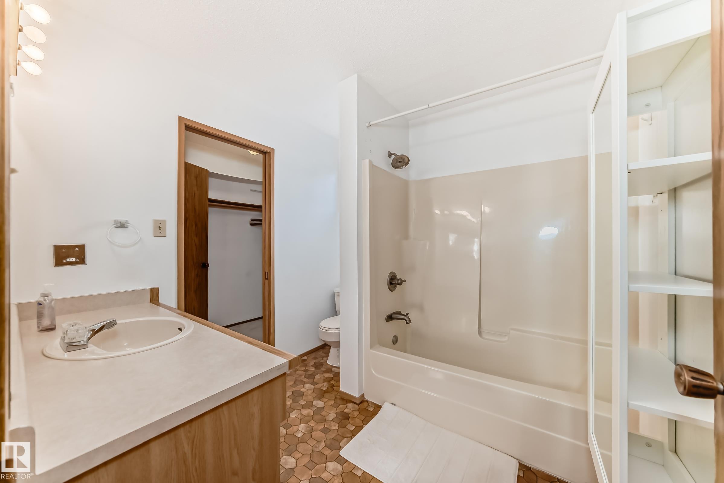 https://zimg.paragon.ice.com/ParagonImages/Property/PM/RAE/225401347/24/0/0/67b929928d27350cbcd87a6374cfb829/1/1f7014cb32c0a5c80bb9f10fcde7fa67/225401347-5c820662-95ca-4a30-8e0f-4258ca352474.JPG