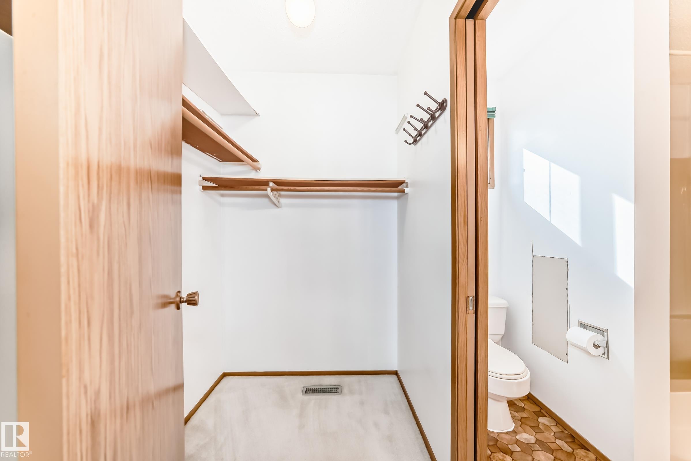 https://zimg.paragon.ice.com/ParagonImages/Property/PM/RAE/225401347/26/0/0/87e7c7aa8ff2dac7bc81f7865780dcc2/1/1f7014cb32c0a5c80bb9f10fcde7fa67/225401347-247d35ad-c7fd-42eb-8c4a-86055e377810.JPG