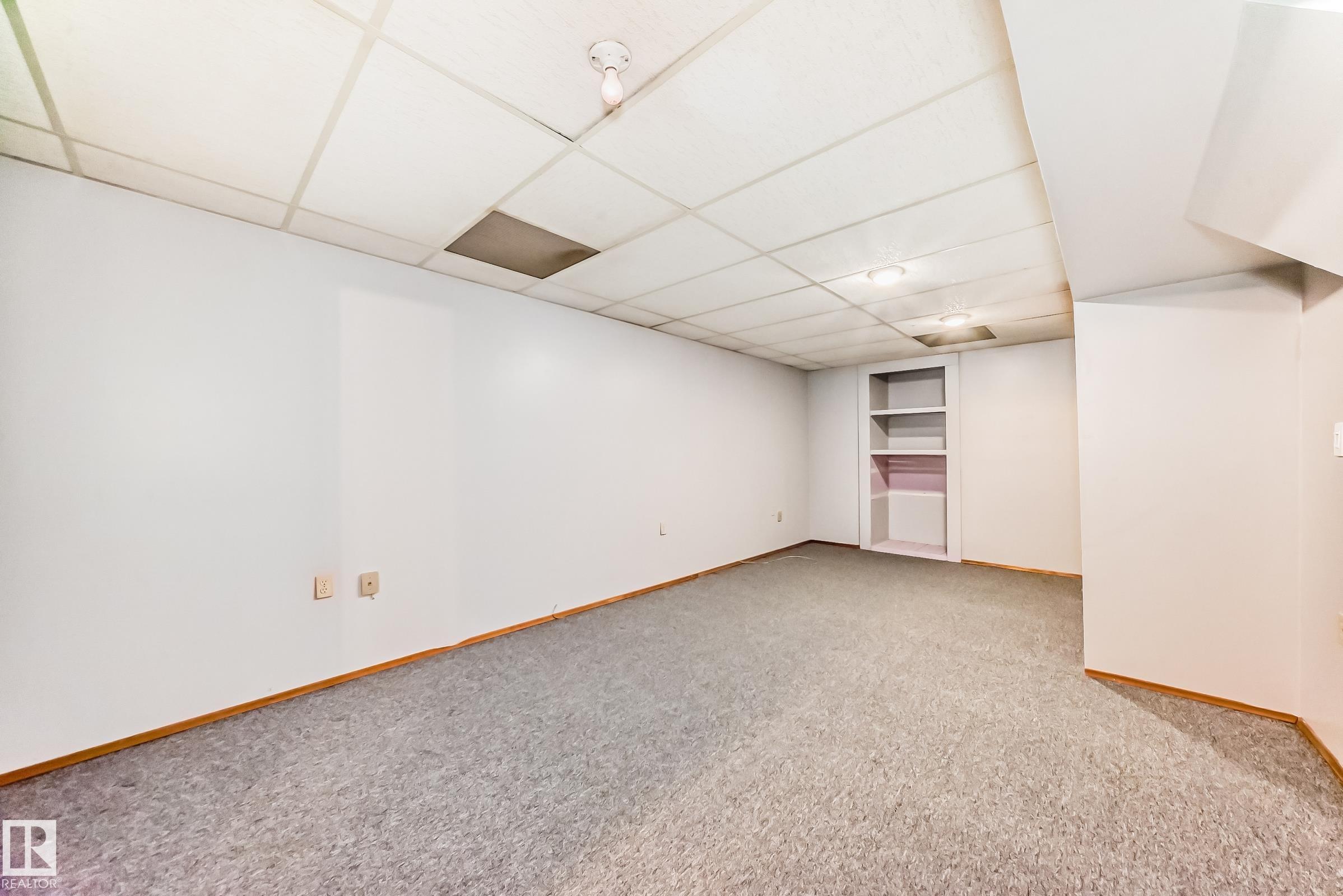 https://zimg.paragon.ice.com/ParagonImages/Property/PM/RAE/225401347/31/0/0/b3b36e569e10eb9c112149d4ed878104/1/1f7014cb32c0a5c80bb9f10fcde7fa67/225401347-7bcec1fd-1df0-47f7-b09d-a75de745b529.JPG