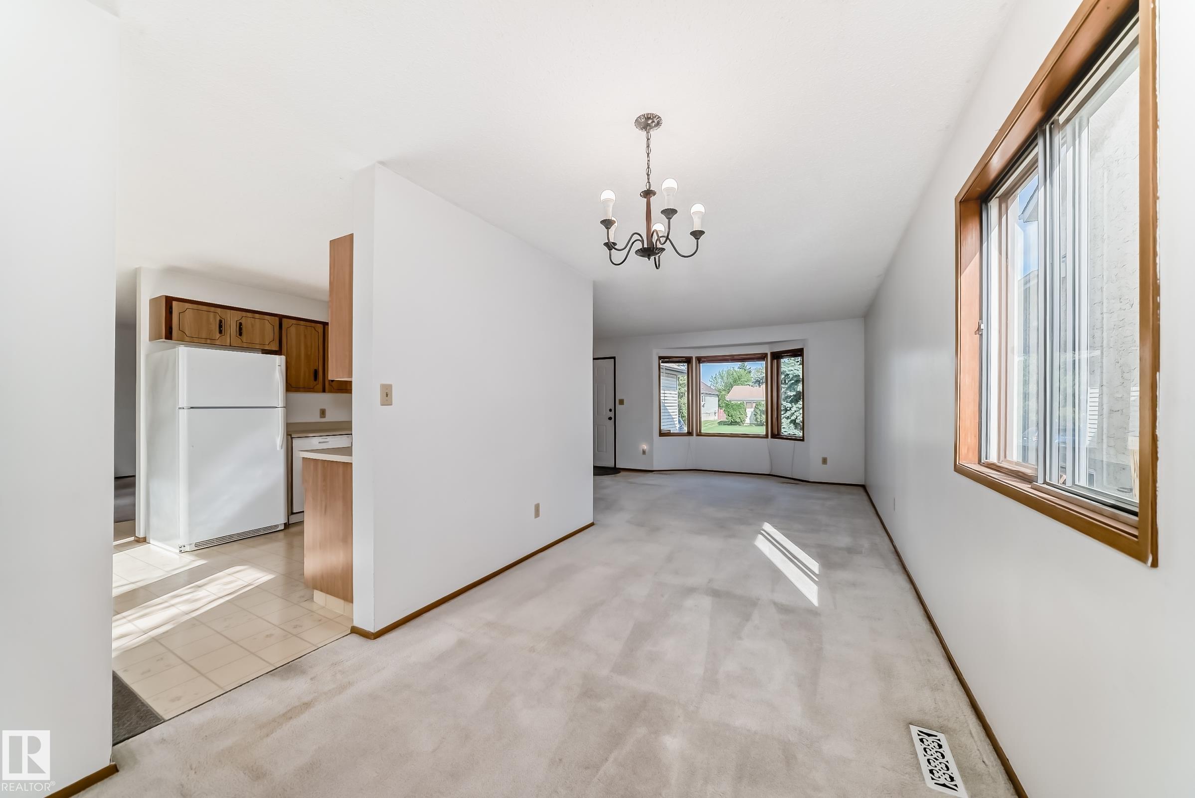 https://zimg.paragon.ice.com/ParagonImages/Property/PM/RAE/225401347/6/0/0/30788aea610f160ac740ebc0b1c22795/1/1f7014cb32c0a5c80bb9f10fcde7fa67/225401347-2e80ebb5-8718-4bda-9427-00b096a2a776.JPG
