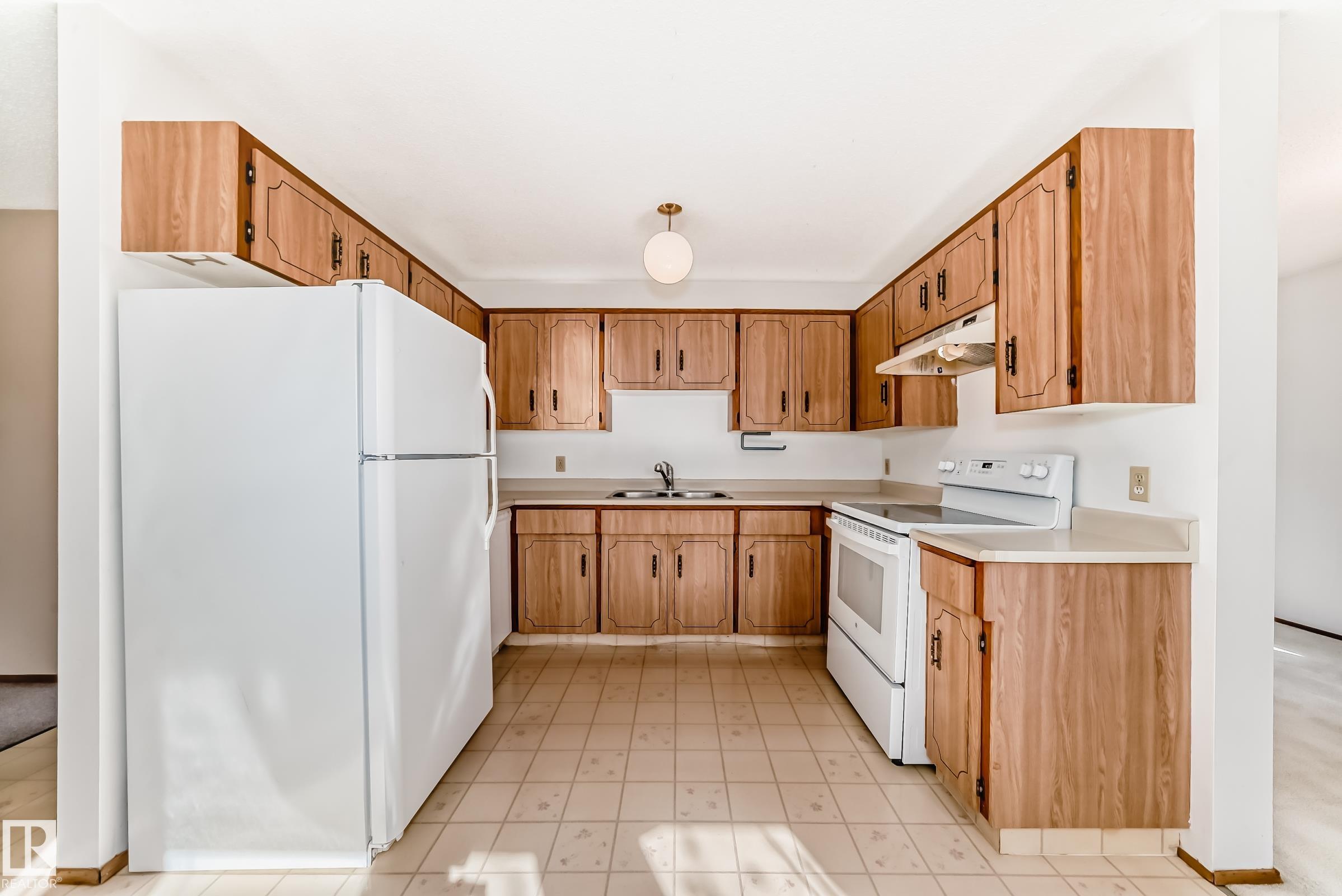 https://zimg.paragon.ice.com/ParagonImages/Property/PM/RAE/225401347/7/0/0/4f70e084845556c6384c2f3566eafa41/1/1f7014cb32c0a5c80bb9f10fcde7fa67/225401347-3e9a6c7f-2b2c-4b61-a5be-532bb357c04e.JPG
