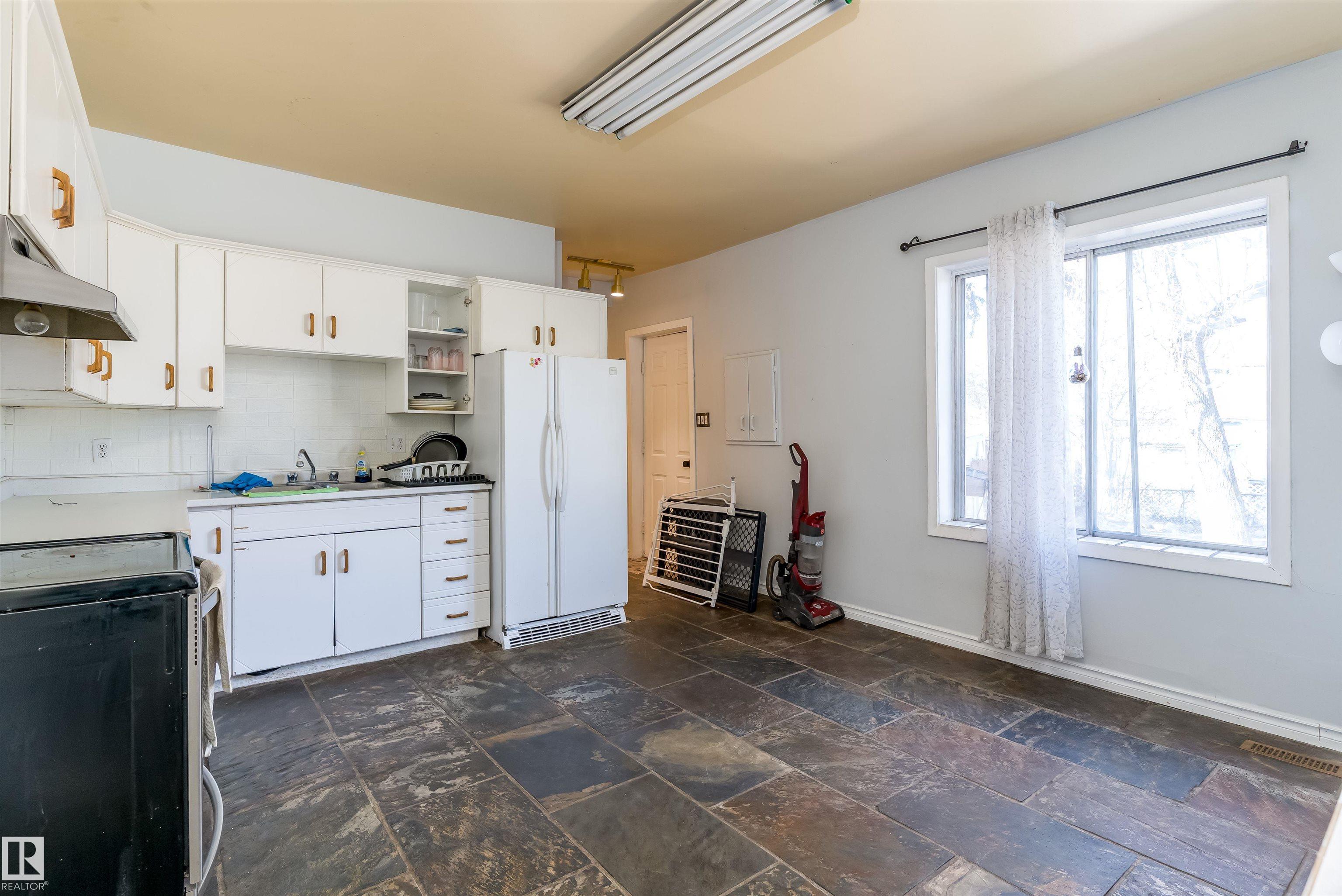 Photo 9 at 12770 117 Street NW, Calder, Edmonton