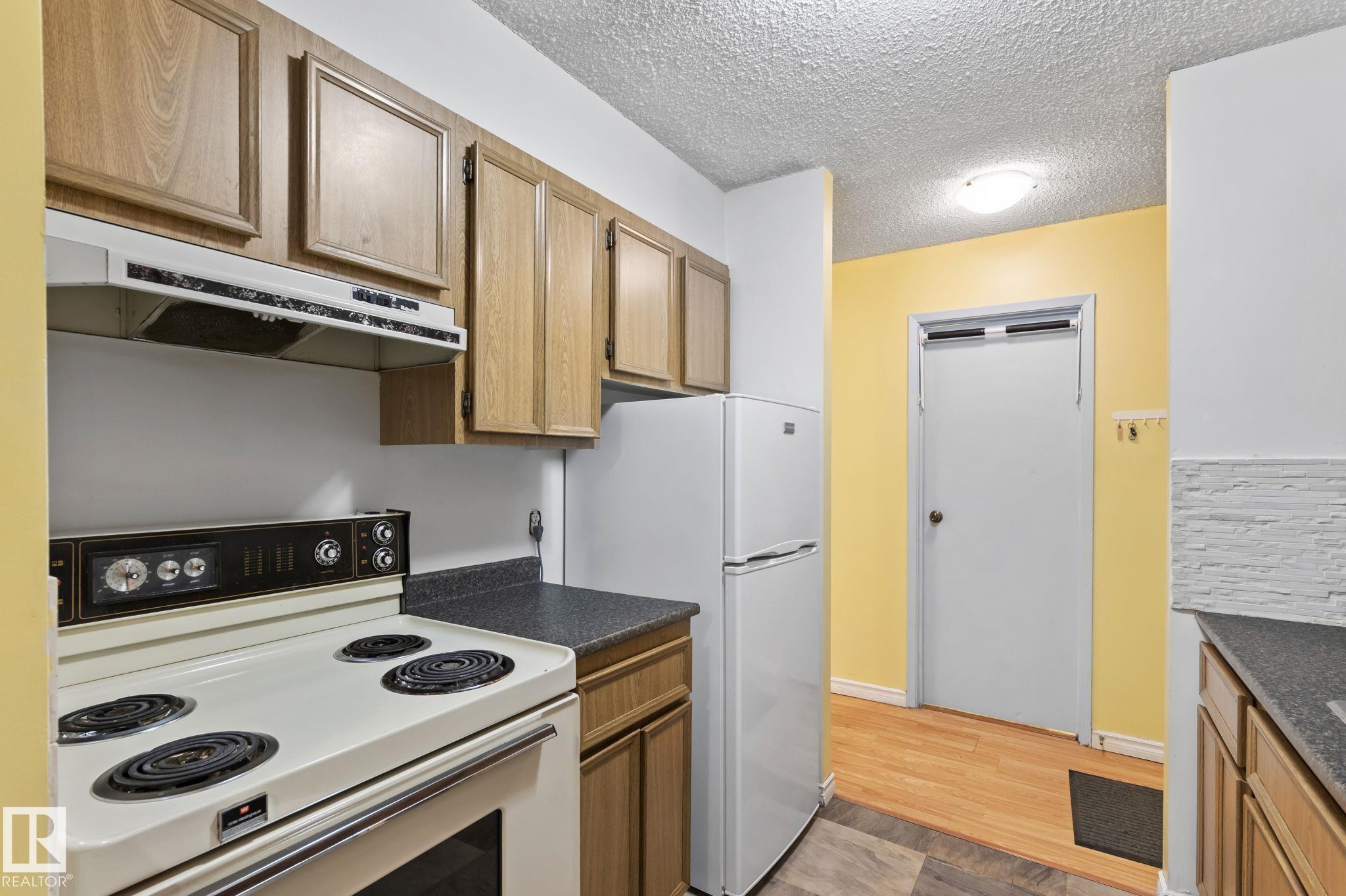 https://zimg.paragon.ice.com/ParagonImages/Property/PM/RAE/225401353/11/0/0/03f65d4e6d4f2d8ab0607a590de307ab/1/e981c9777748563f218fc0f77ef197b6/225401353-76cc7e25-364e-47a5-a9f3-7e2b9aec5ead.JPG