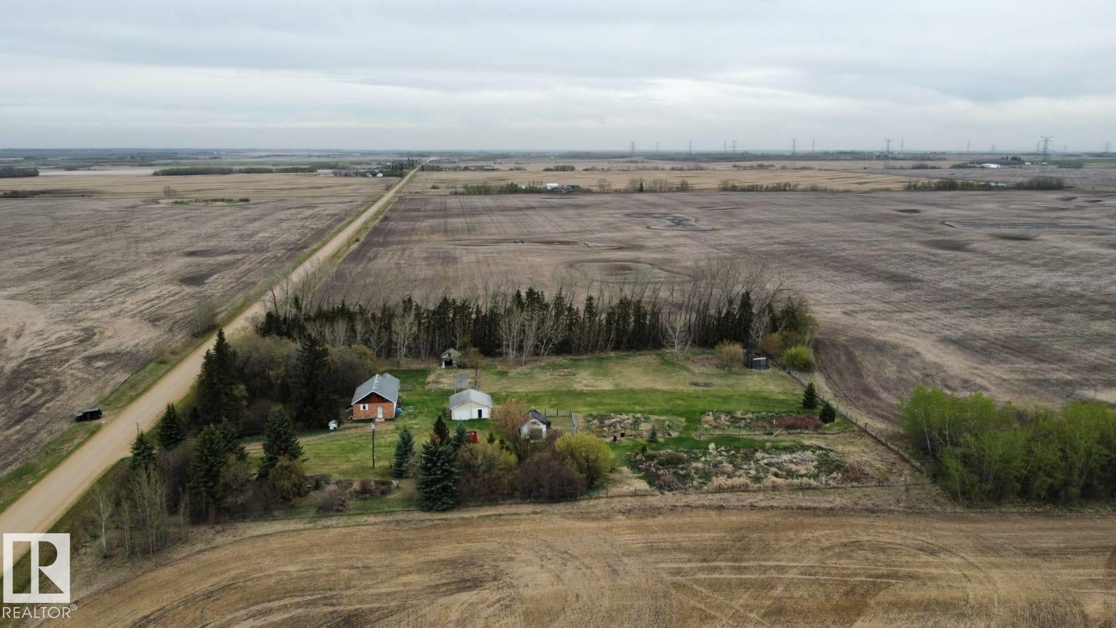 Photo 11 at 55117 Rr 233, None, Rural Sturgeon County
