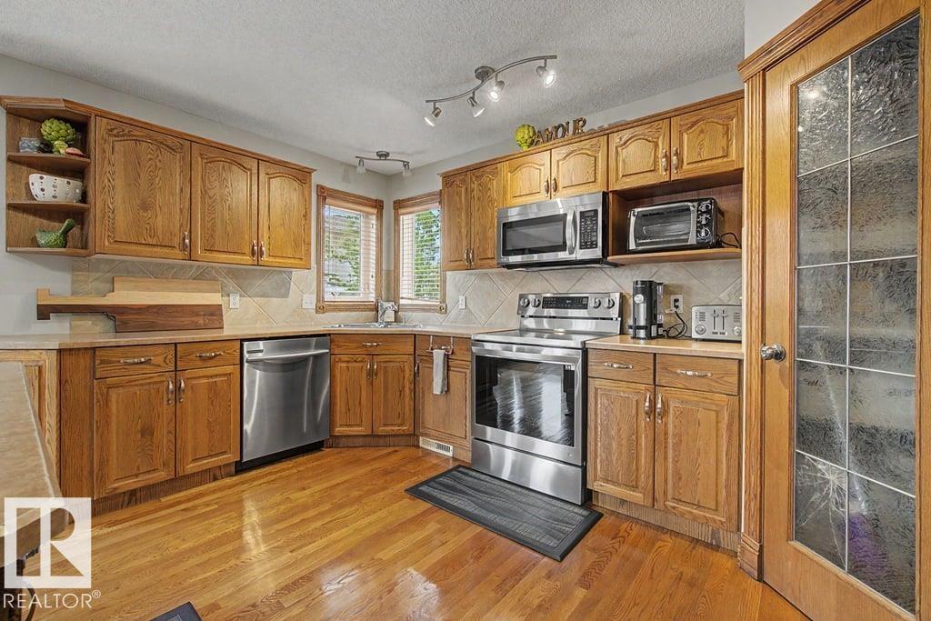 https://zimg.paragon.ice.com/ParagonImages/Property/PM/RAE/225401356/14/0/0/8dd86ccf559963c7614dc0571ea2cc5c/1/2f8f7a7173724f658454f3a0d7fe59b7/225401356-ed5e150d-e57f-426b-800a-443c6a14b928.JPG