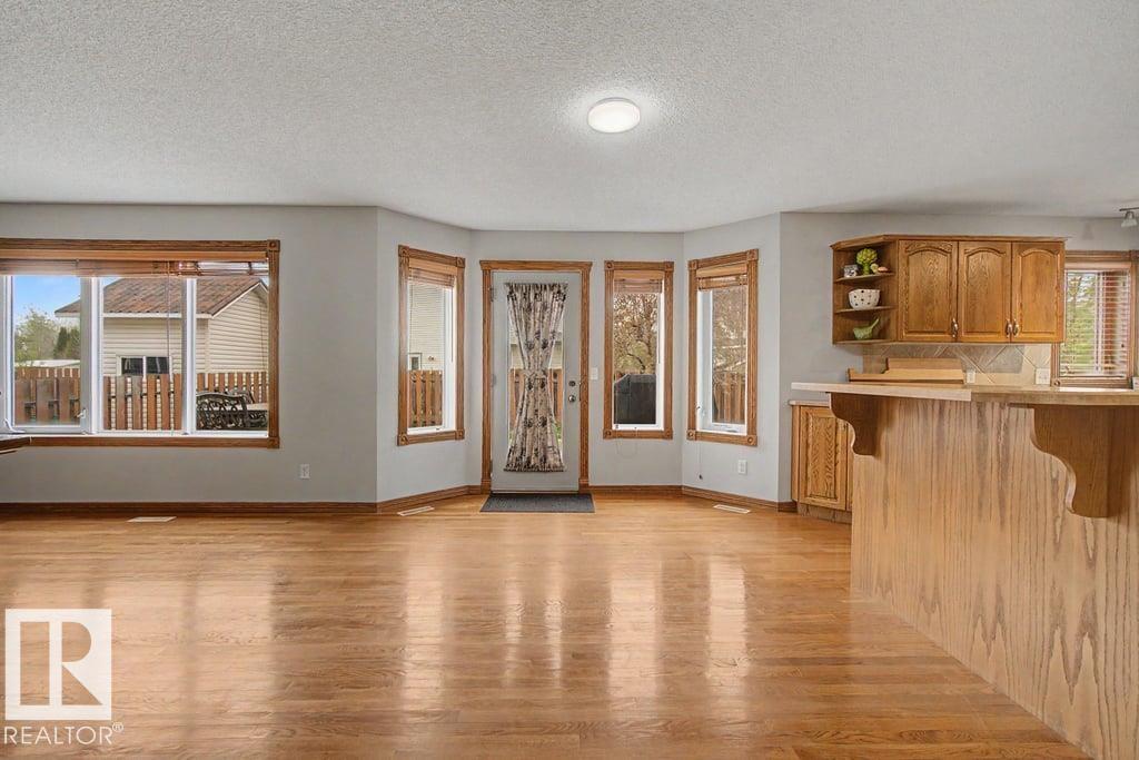 https://zimg.paragon.ice.com/ParagonImages/Property/PM/RAE/225401356/18/0/0/6bb122e6ce33c41af22e0bfa239e69b2/1/2f8f7a7173724f658454f3a0d7fe59b7/225401356-0873dc1d-7758-4f44-acc3-1e25443ff2b1.JPG