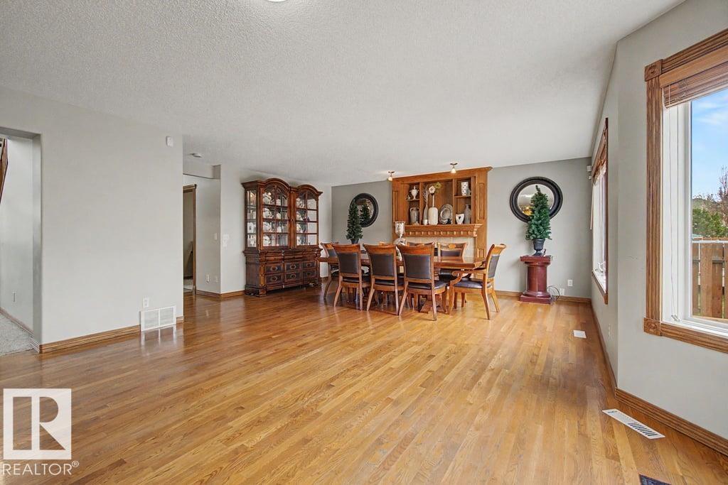 https://zimg.paragon.ice.com/ParagonImages/Property/PM/RAE/225401356/19/0/0/cdad1b9f6439a009b9c57200c999eb2d/1/2f8f7a7173724f658454f3a0d7fe59b7/225401356-bd425a5b-edac-4cc9-91a0-f6a9fe747871.JPG