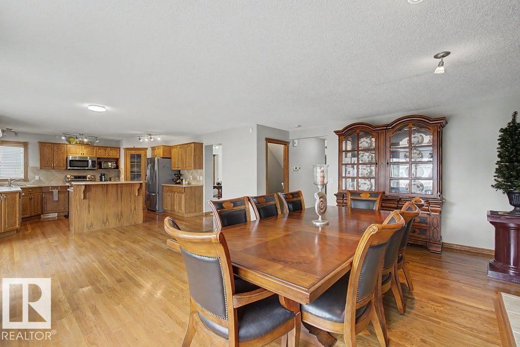 https://zimg.paragon.ice.com/ParagonImages/Property/PM/RAE/225401356/22/0/0/420f10727c747d99332cdb0c4c127ceb/1/2f8f7a7173724f658454f3a0d7fe59b7/225401356-d47361a8-8747-4806-a64d-bbc3e98c9ed7.JPG