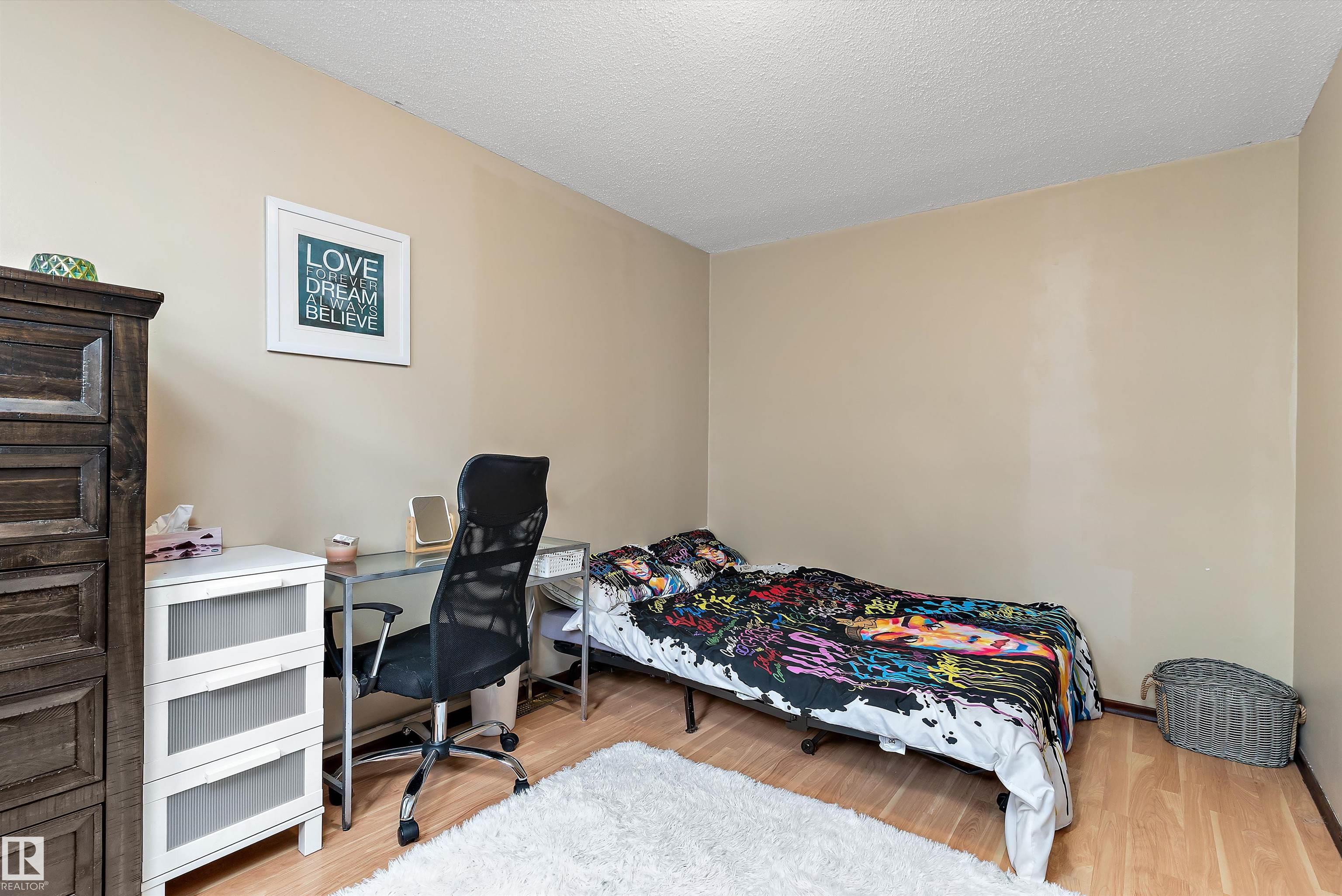 https://zimg.paragon.ice.com/ParagonImages/Property/PM/RAE/225401357/32/0/0/1ad2811cff99fb4b42bbff6c2f4d1bda/1/8a8a901922f6b45a1d560dac6b575393/225401357-319646cd-efa9-4807-9861-0b2e772d37f2.JPG