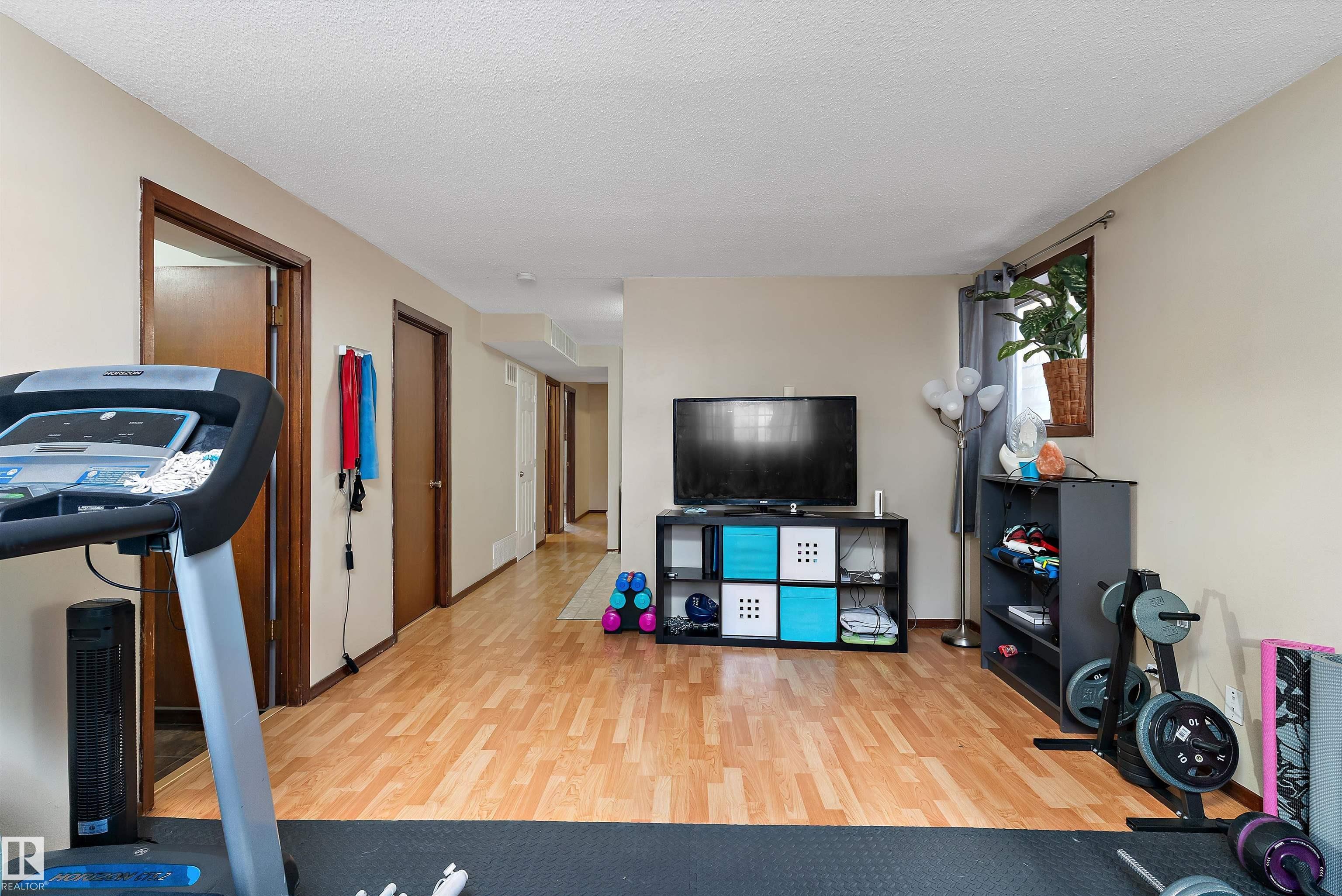 https://zimg.paragon.ice.com/ParagonImages/Property/PM/RAE/225401357/37/0/0/a7c97c0978399595f657f2b3e53c7283/1/8a8a901922f6b45a1d560dac6b575393/225401357-d10594fe-8d8d-4487-a717-c6eaabd8af84.JPG