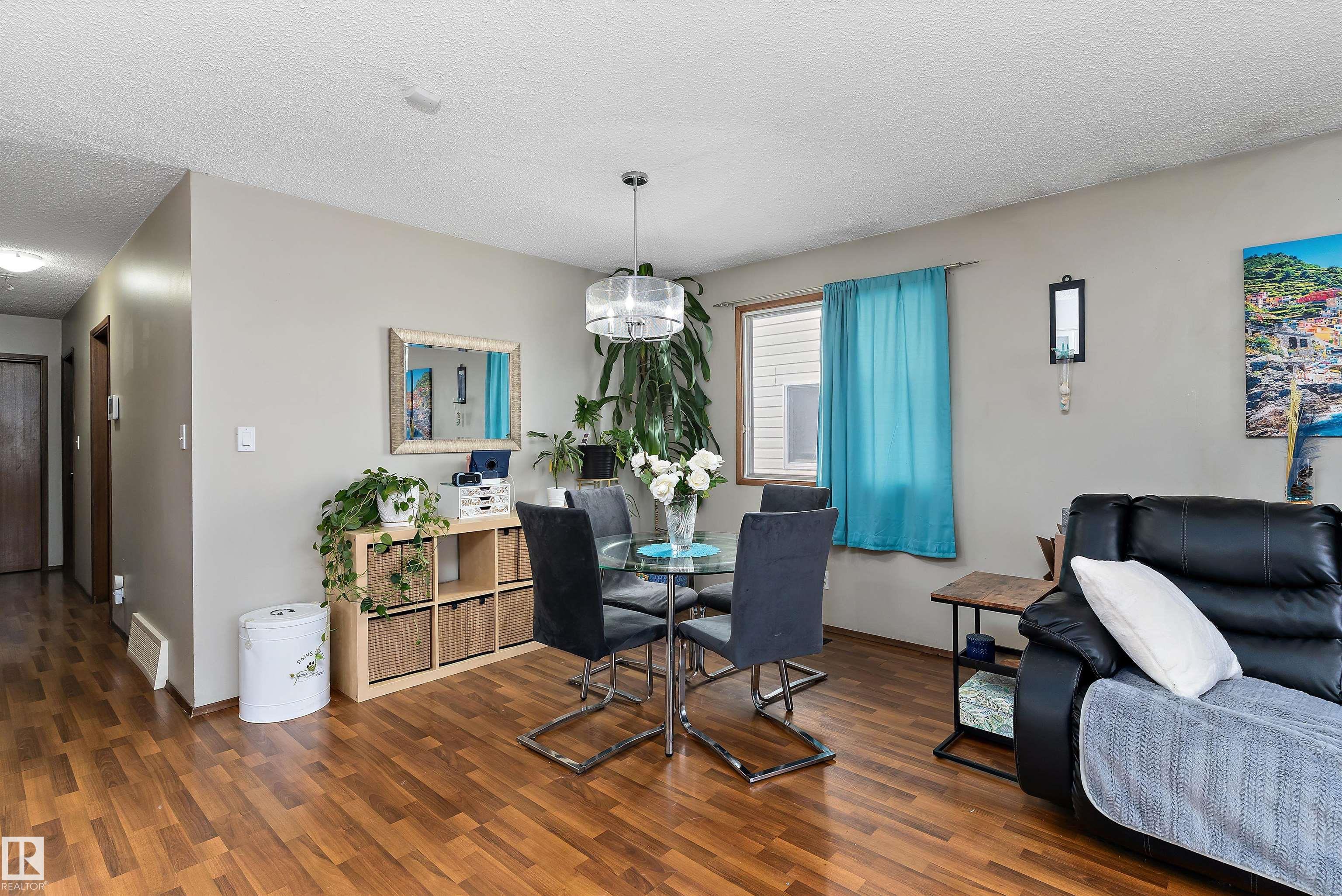 https://zimg.paragon.ice.com/ParagonImages/Property/PM/RAE/225401357/7/0/0/b5fdcbfa6c724f827a1f1b8f777ed384/1/8a8a901922f6b45a1d560dac6b575393/225401357-5dd1b3e1-a950-426a-8333-094767c6bb2e.JPG