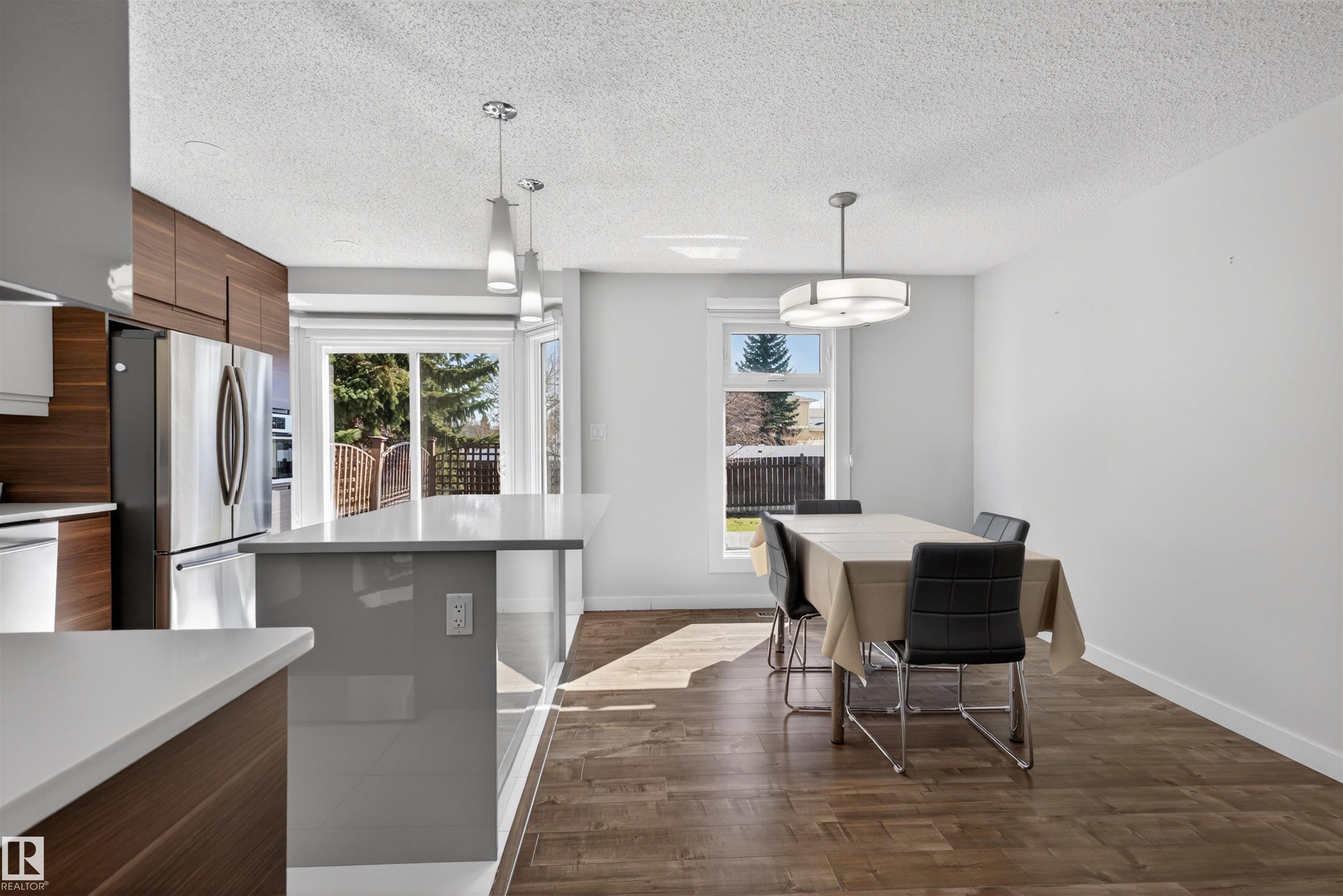 https://zimg.paragon.ice.com/ParagonImages/Property/PM/RAE/225401361/10/0/0/615ac2f6d7514d6815aea62704f9d5a4/1/02cb91a7e32b8597b362ecab6cdcc544/225401361-ea91ac1c-d28f-4406-b250-05b72f30d74f.JPG