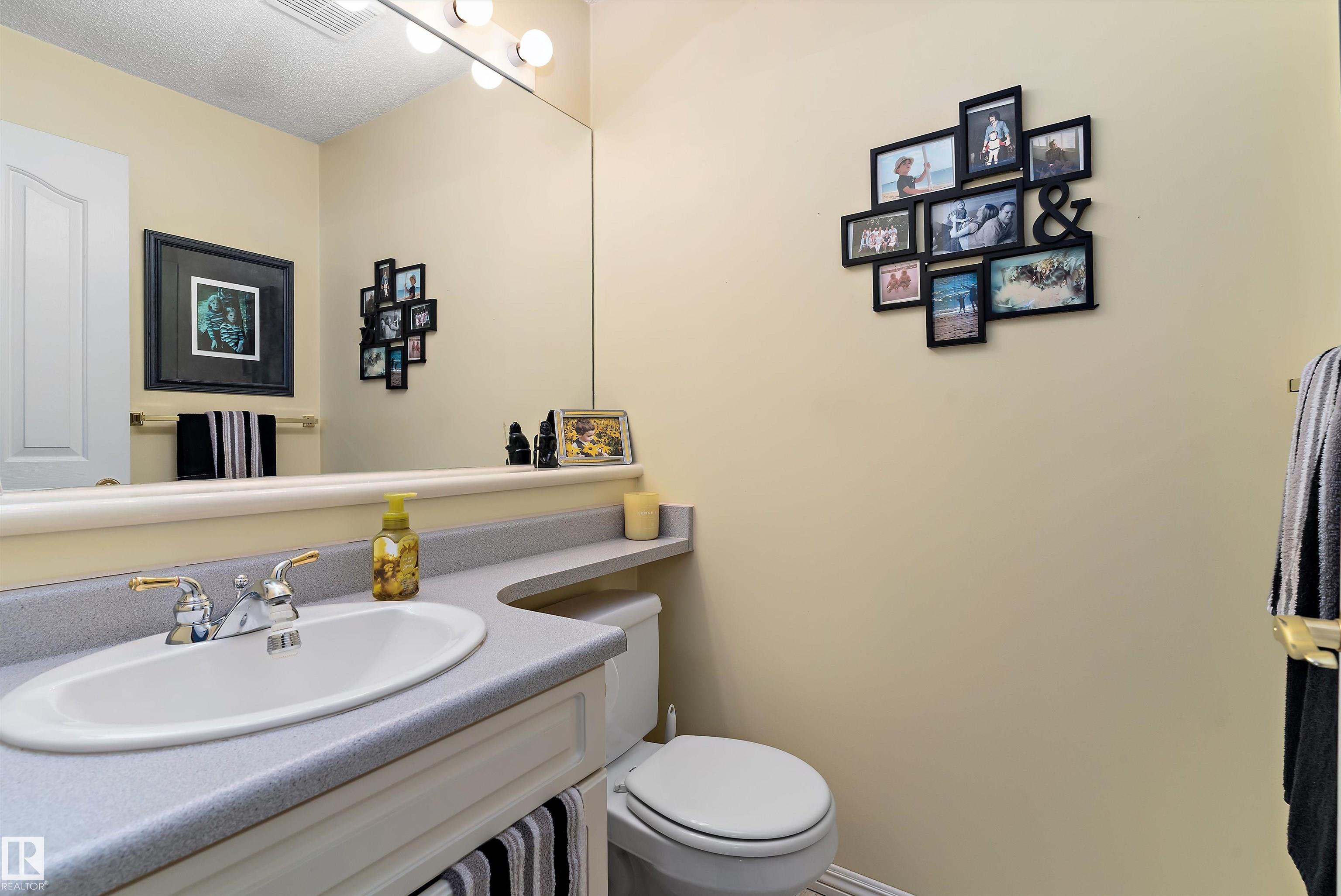Photo 8 at 26 - 2419 133 Avenue NW, Kernohan, Edmonton