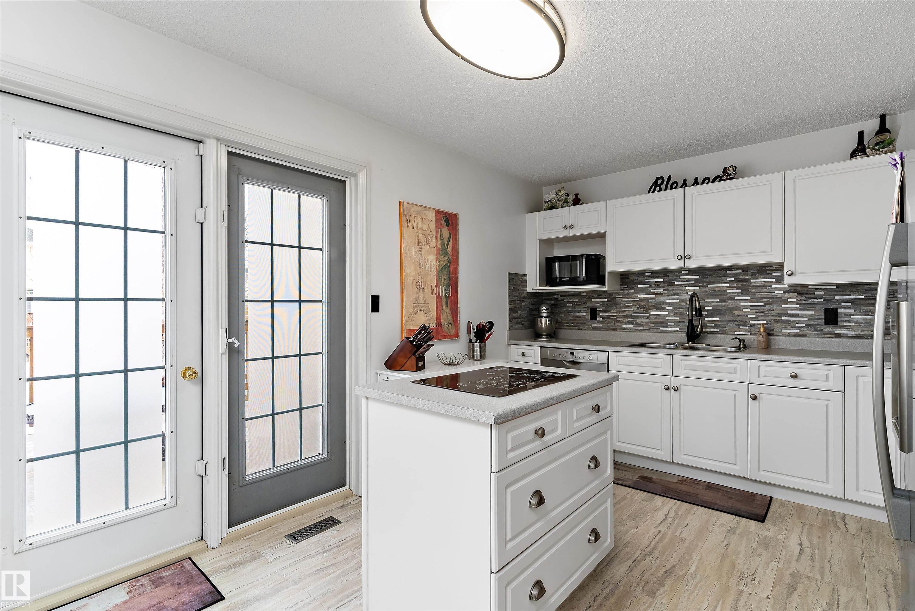 Photo 9 at 26 - 2419 133 Avenue NW, Kernohan, Edmonton