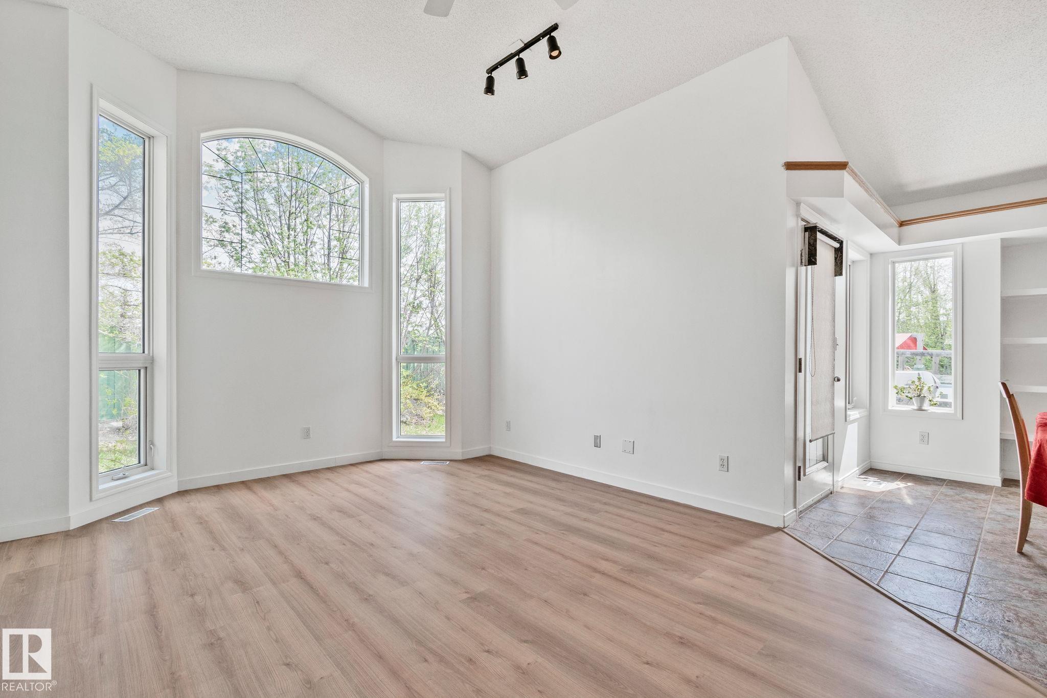 Photo 11 at 522 Hunters Way NW, Haddow, Edmonton