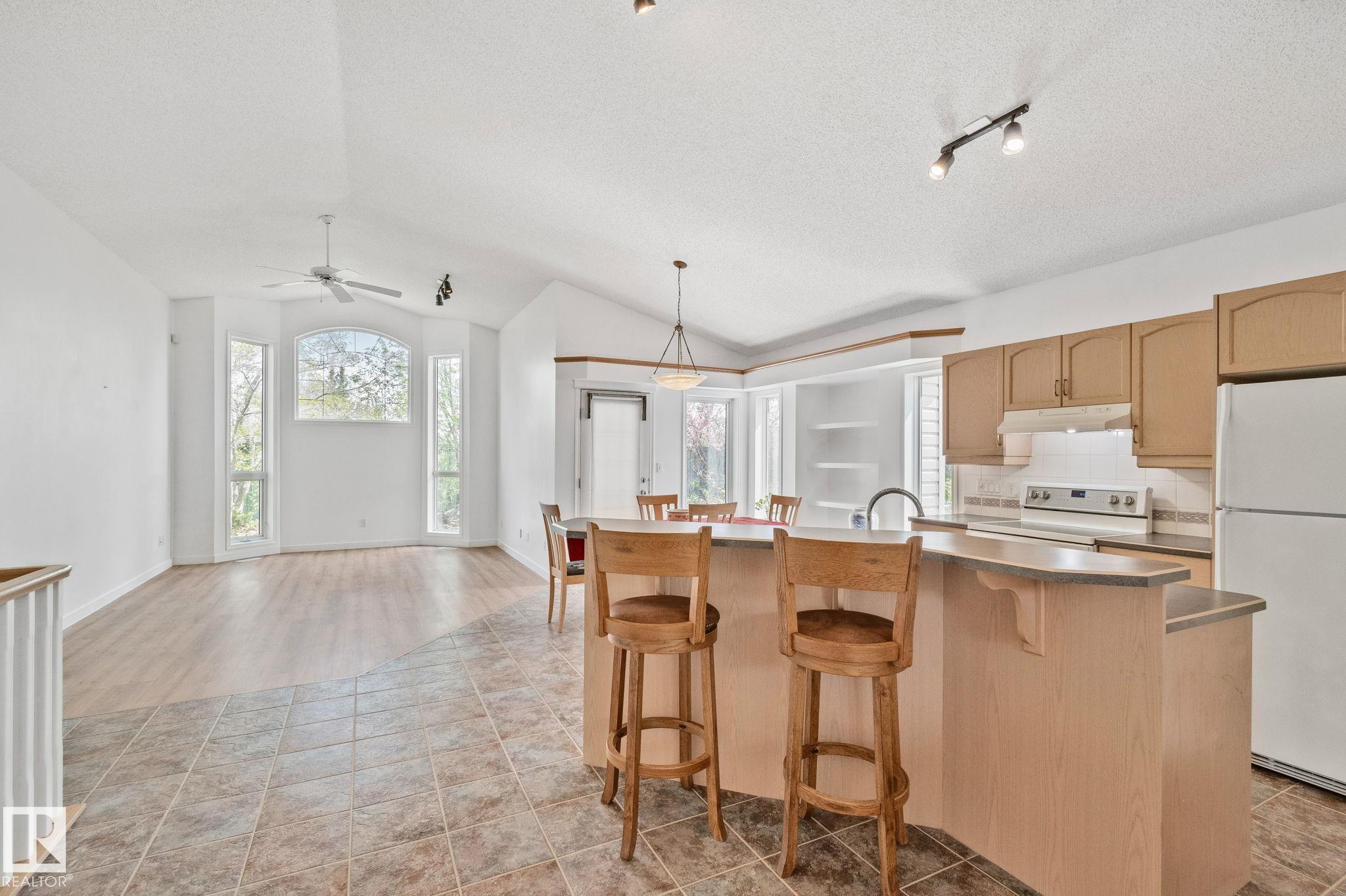 Photo 7 at 522 Hunters Way NW, Haddow, Edmonton