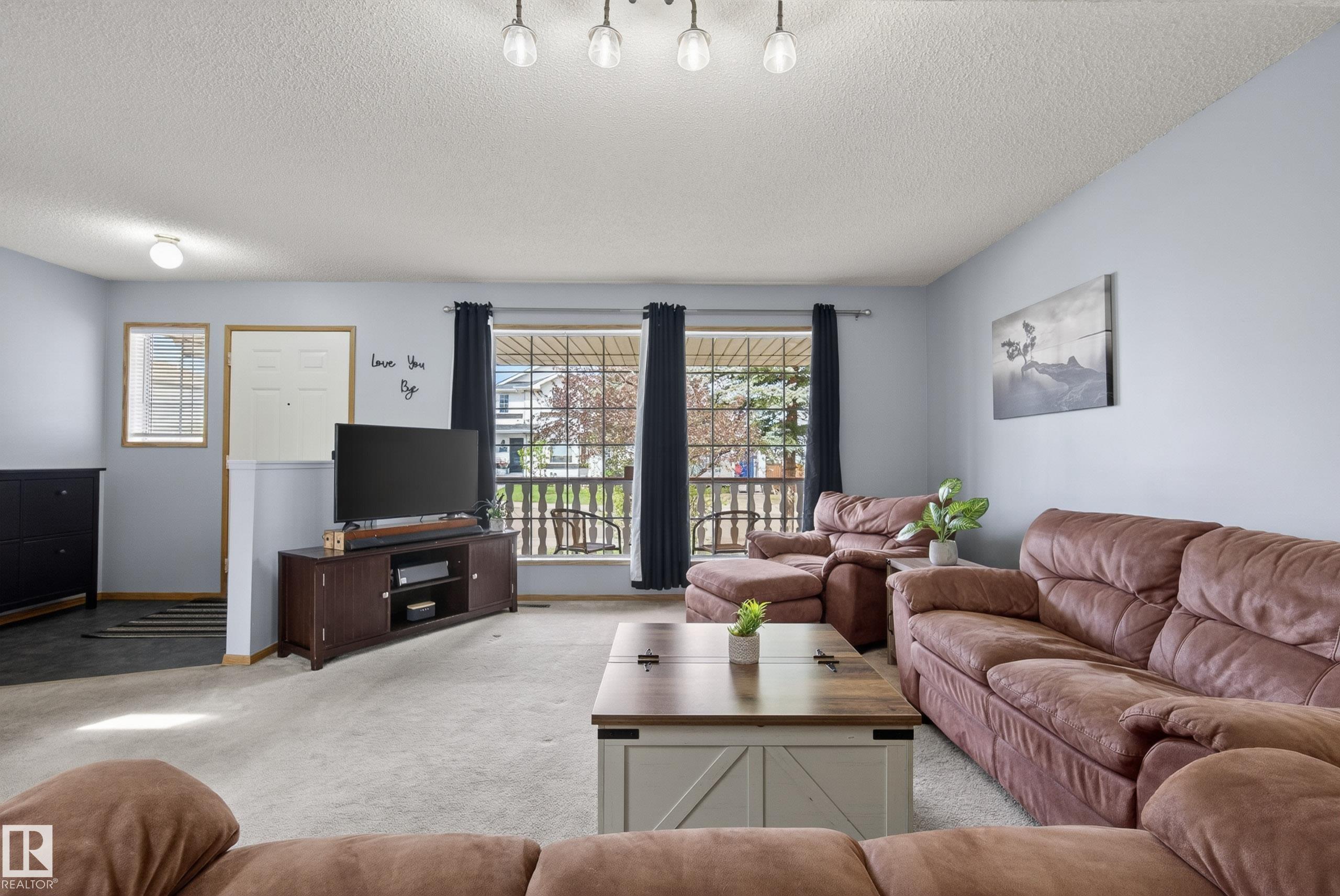 https://zimg.paragon.ice.com/ParagonImages/Property/PM/RAE/225401372/10/0/0/65633ecf275644b8a6945b8ae7bbf3ee/1/e303de4161a73d7d7994e88a3e3a9619/225401372-c0320697-fcb0-4375-84eb-a0b83e89a819.JPG