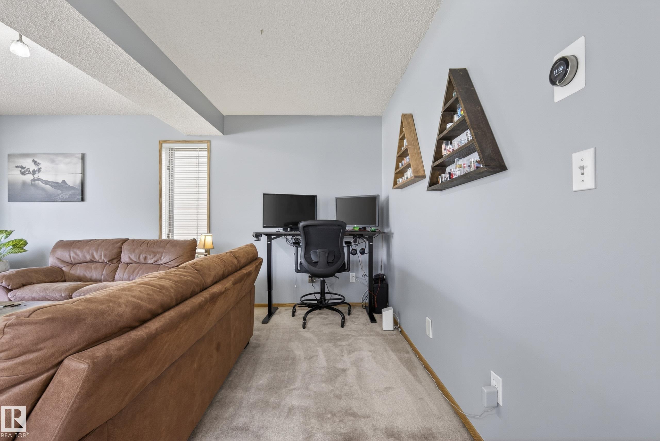 https://zimg.paragon.ice.com/ParagonImages/Property/PM/RAE/225401372/12/0/0/69018fd276afaf682759a3814c1aeaf0/1/e303de4161a73d7d7994e88a3e3a9619/225401372-aa3b00d4-205b-48a4-b2b8-45b03d541dd6.JPG