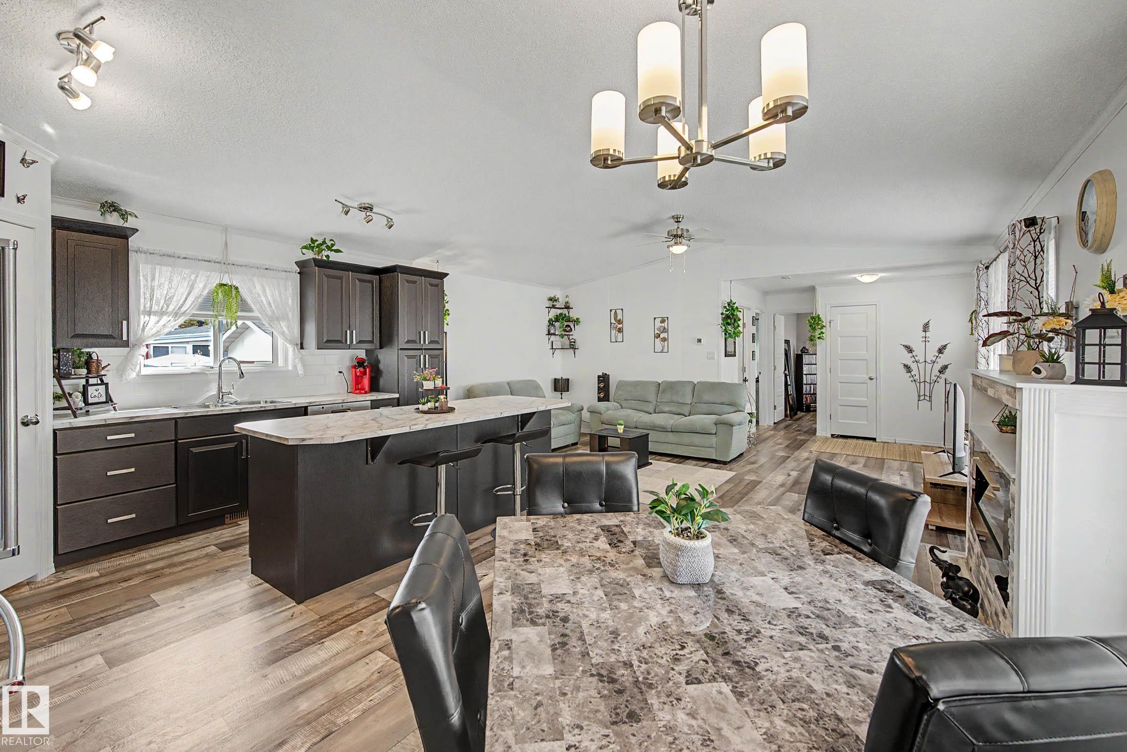 https://zimg.paragon.ice.com/ParagonImages/Property/PM/RAE/225401374/12/0/0/7317ec421b51d14b332dc785fc6a75cc/1/9636cf238223508b5d0ffd87a9ecc99f/225401374-e66ac171-ff9d-4119-9559-d0024daade97.JPG