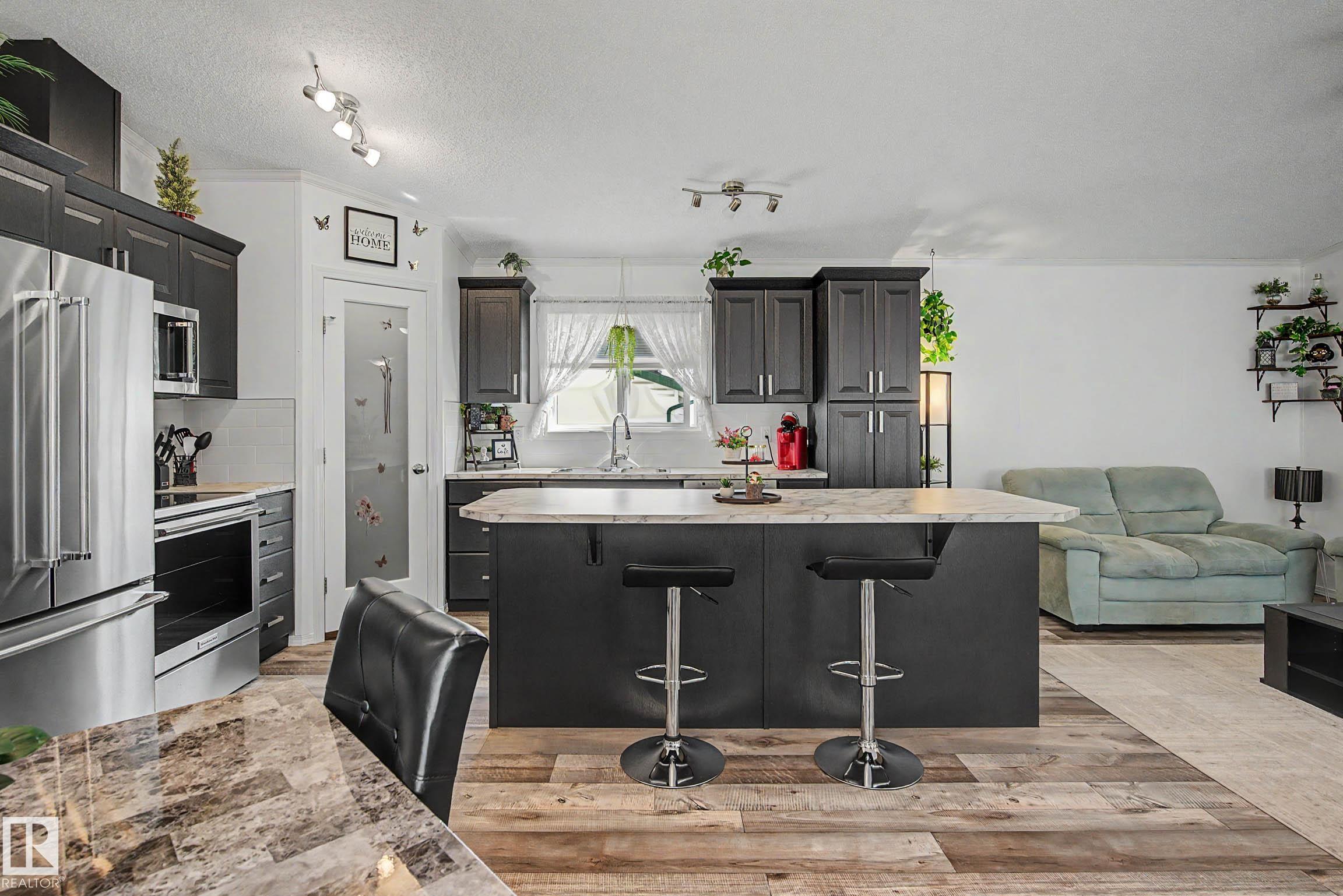 https://zimg.paragon.ice.com/ParagonImages/Property/PM/RAE/225401374/13/0/0/96269ec4abe5df10cd80b6974bc54e4c/1/9636cf238223508b5d0ffd87a9ecc99f/225401374-57fd8461-7042-4c8f-a9f5-7af68e6d391a.JPG